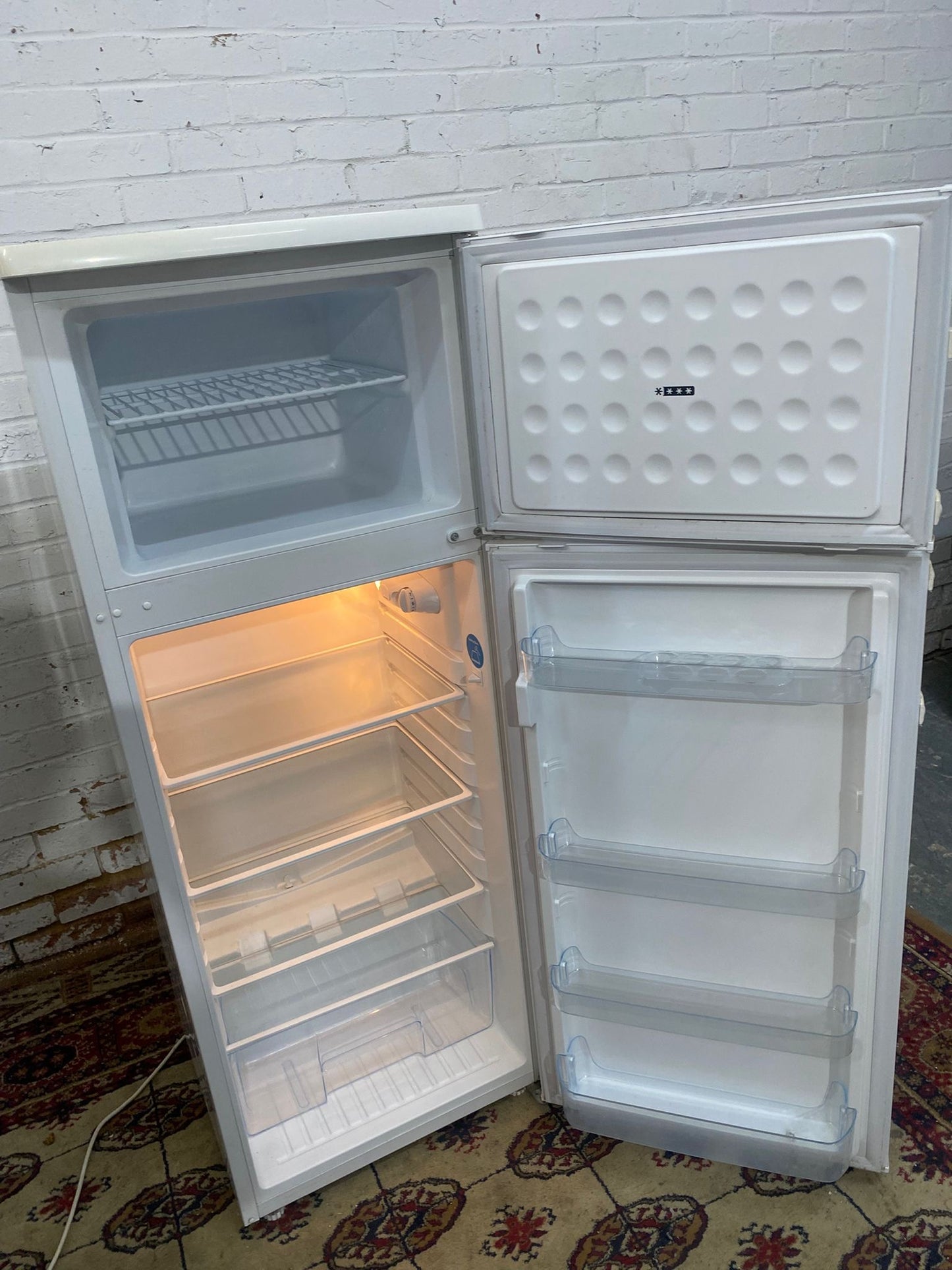 Amica Fridge & Freezer On Top For Sale
