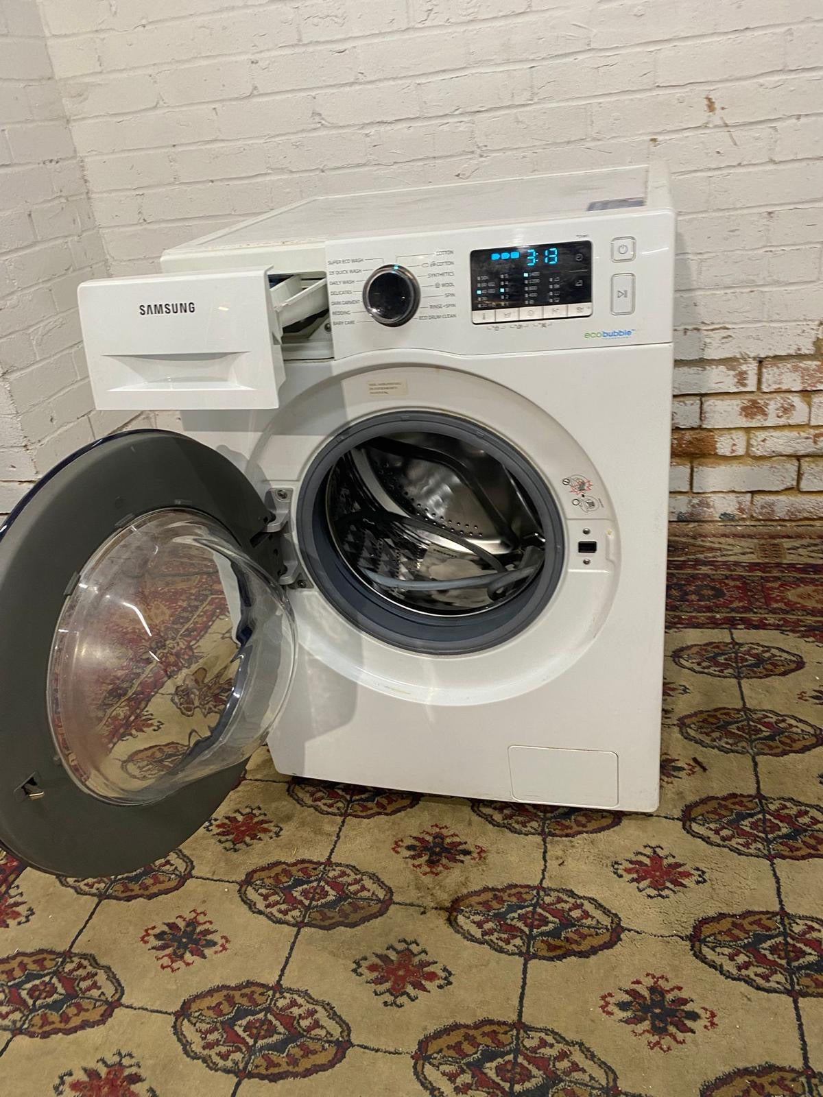 Beautiful Samsung White 8KG Washing Machine For Sale