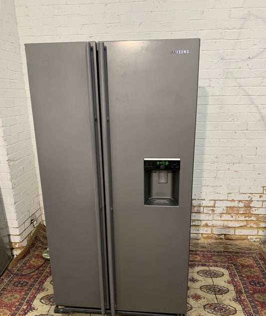 Samsung Water Dispenser American Fridge Freezer