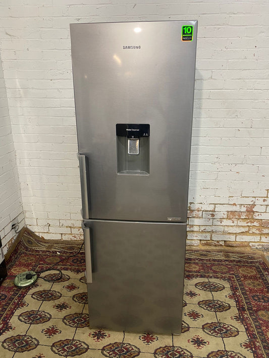 Samsung Digital Inverter Silver Grey Water Dispenser Fridge Freezer For Sale