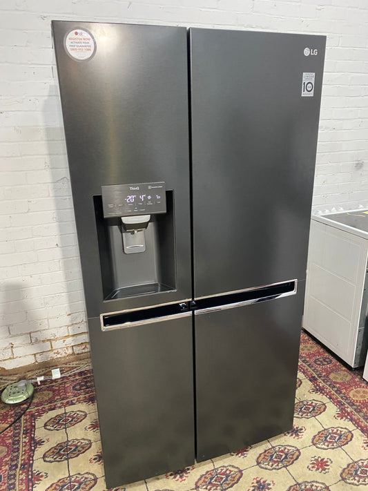 LG Mat Grey Non Plumb American Fridge Freezer For Sale