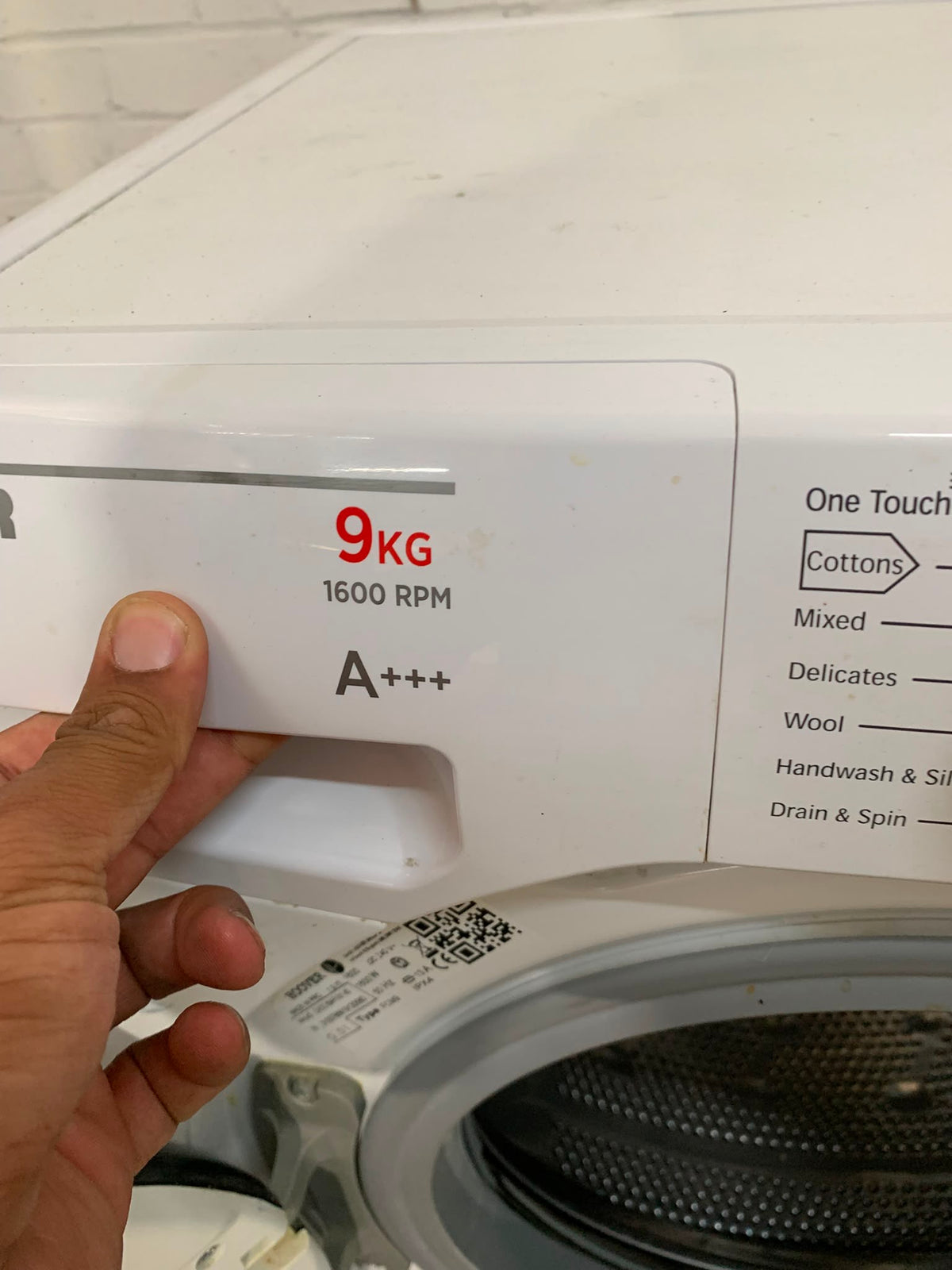 Hoover White 9KG Washing Machine With 1600 RPM Speed For Sale