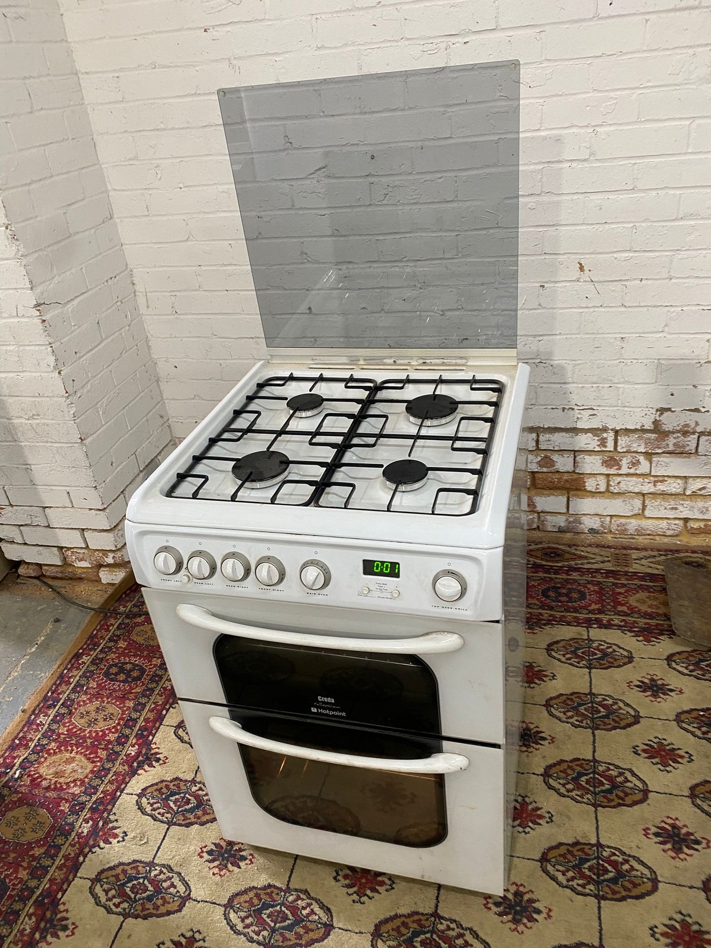 HotPoint 60 CM Gas Cooker With Oven/Grill For Sale