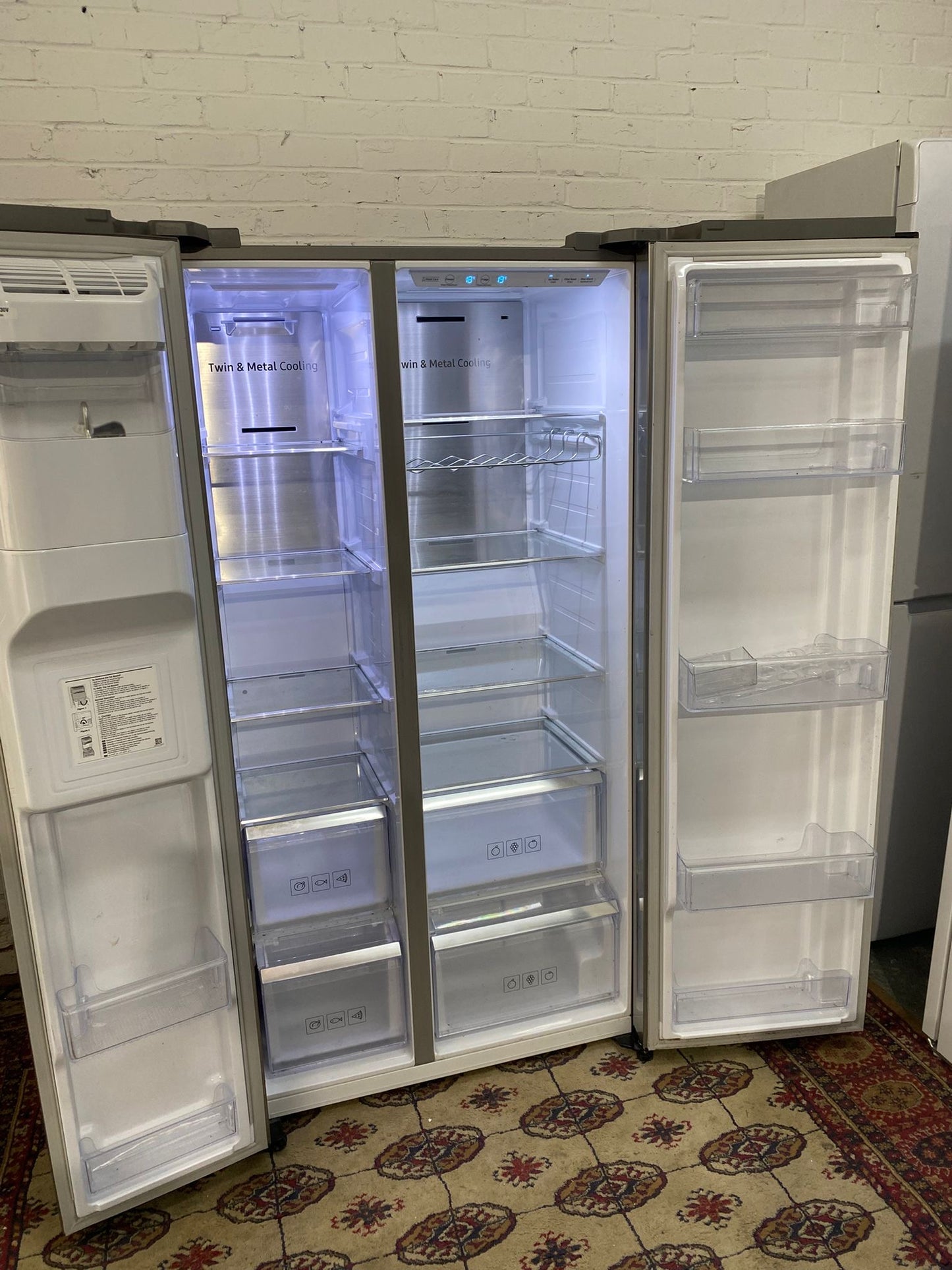 Beautiful Top Brand Samsung Plumb In Ice-maker + Water Dispenser American Fridge Freezer For Sale