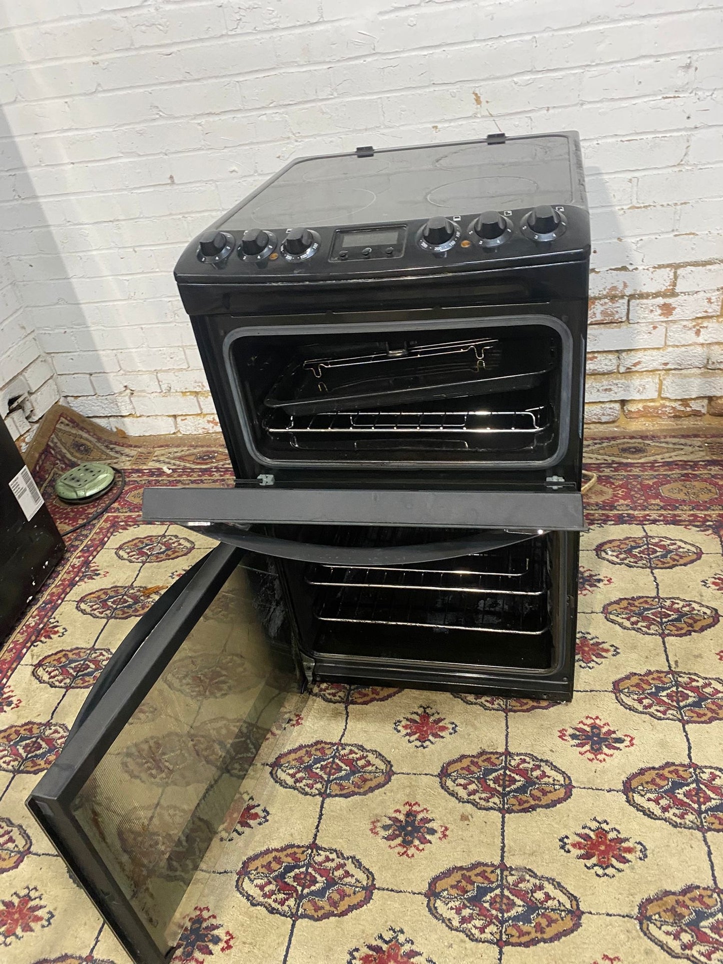 Zanussi 55 CM Free Electric Ceramic Cooker For Sale