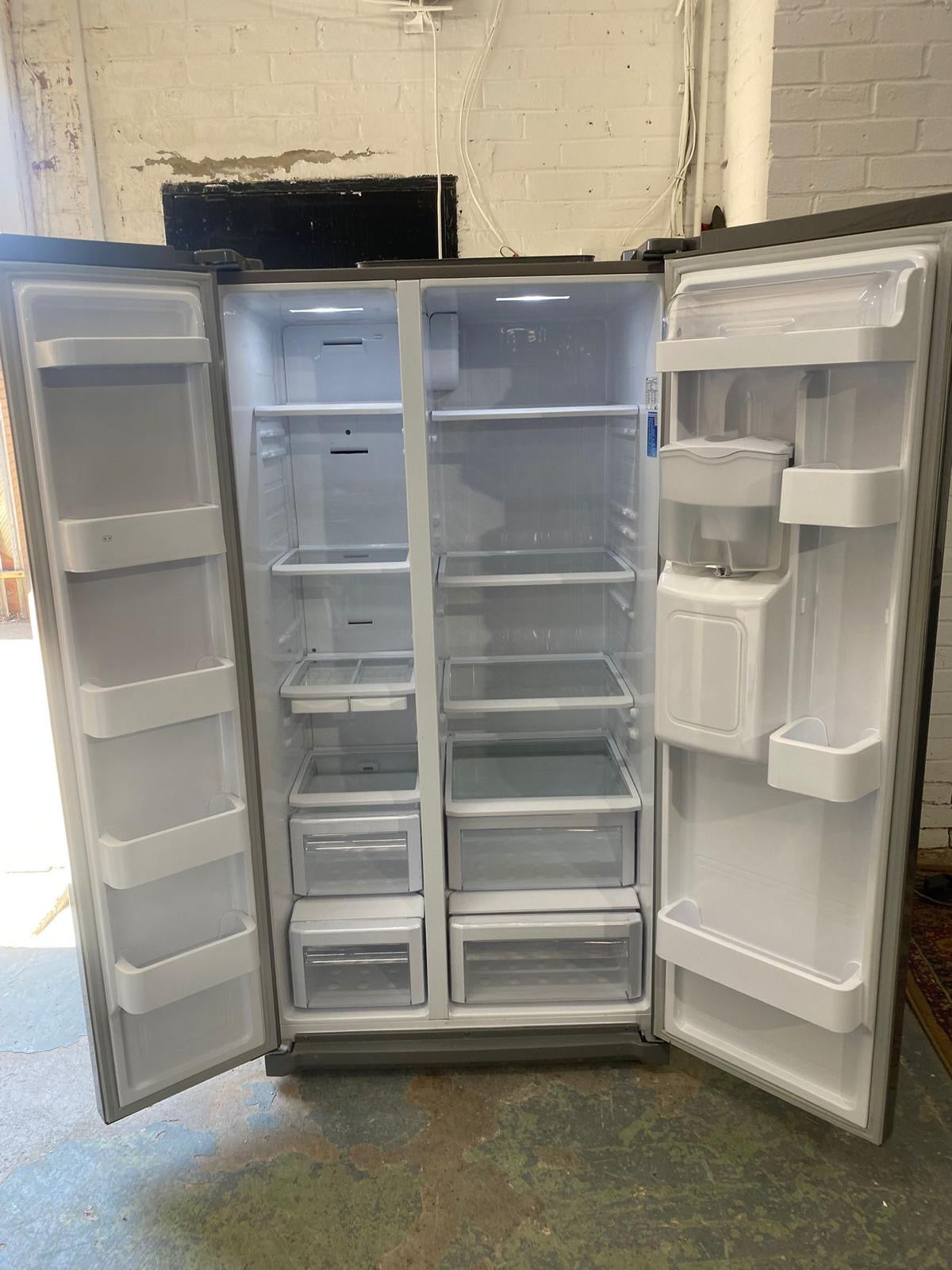 Samsung Grey Double Door American Non Plumb With Water Display Fridge Freezer