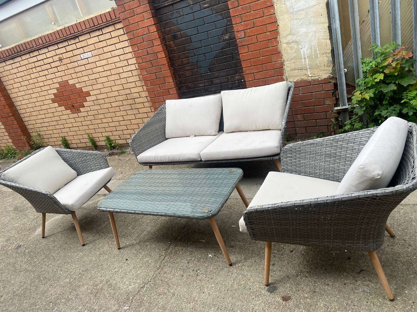 2+1+1 Rattan Garden Set With Glass Table For Sale