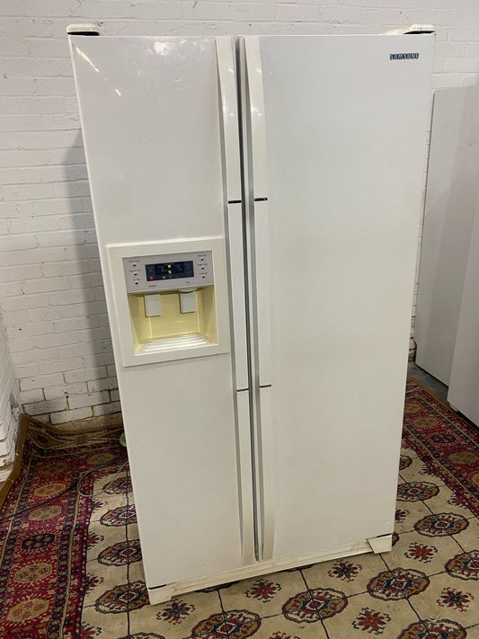 Samsung White American Double Door Fridge Freezer For Sale