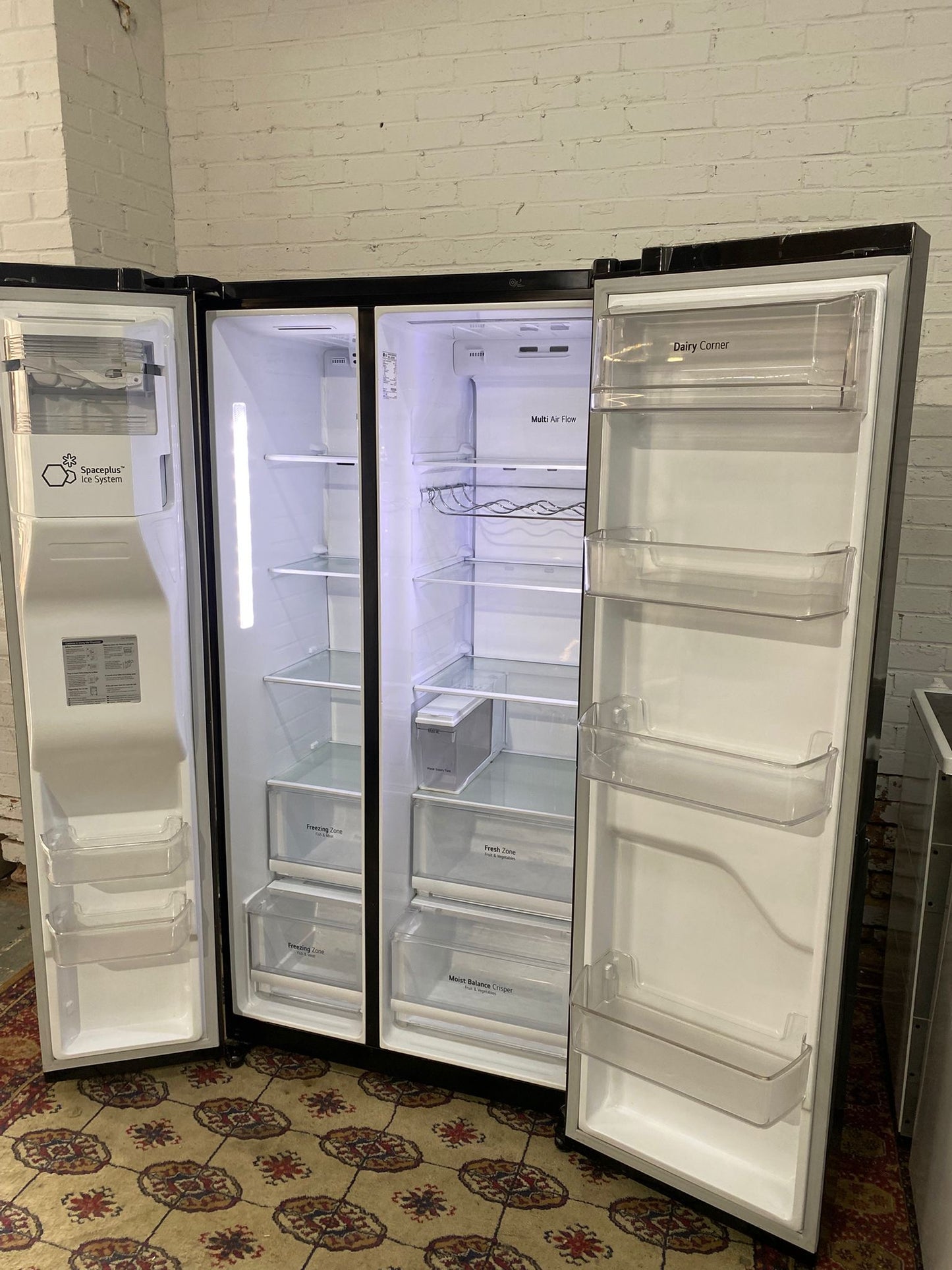 LG Mat Grey Non Plumb American Fridge Freezer For Sale