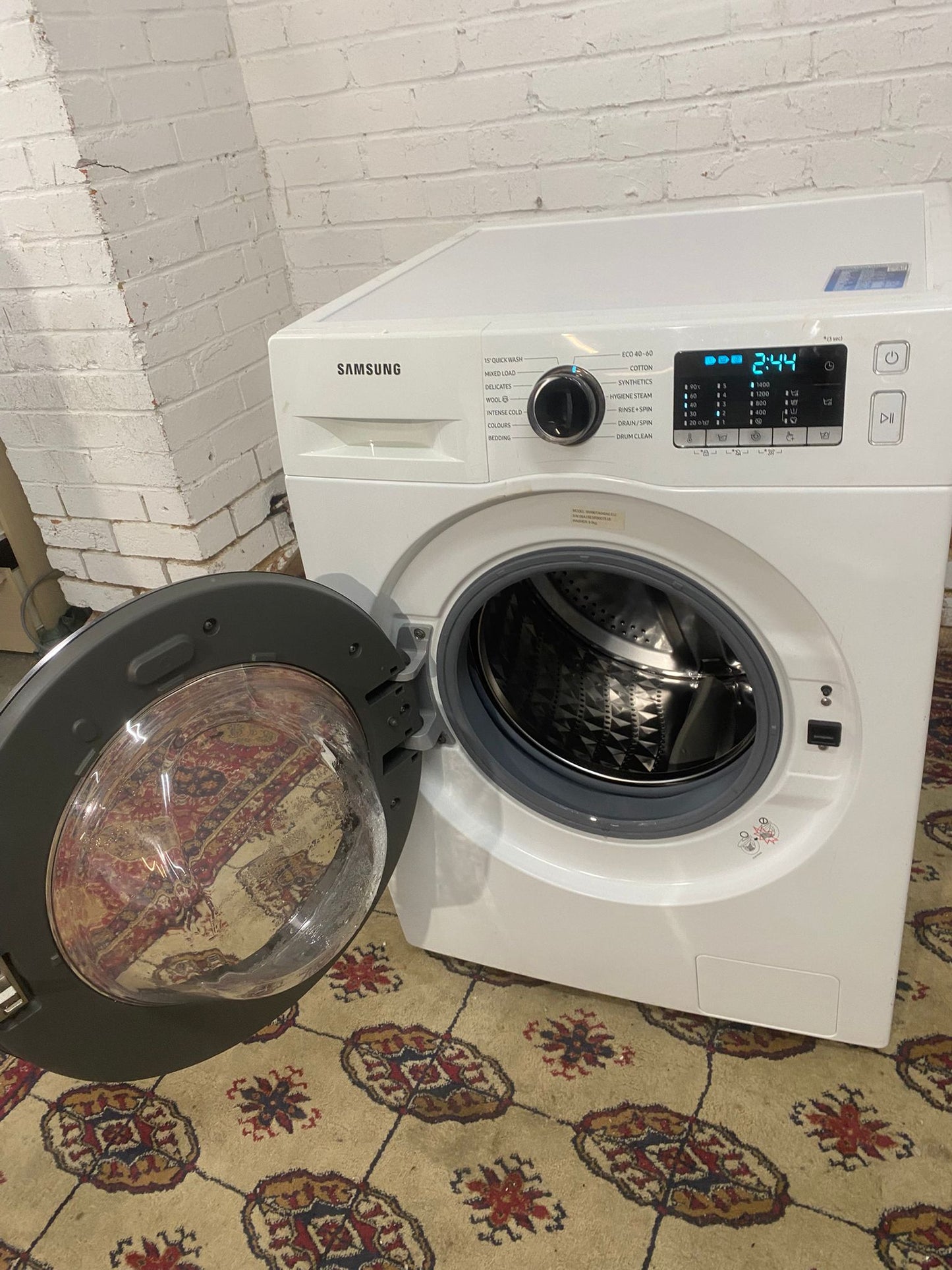 Beautiful Samsung White 9KG Series 5 Washing Machine For Sale