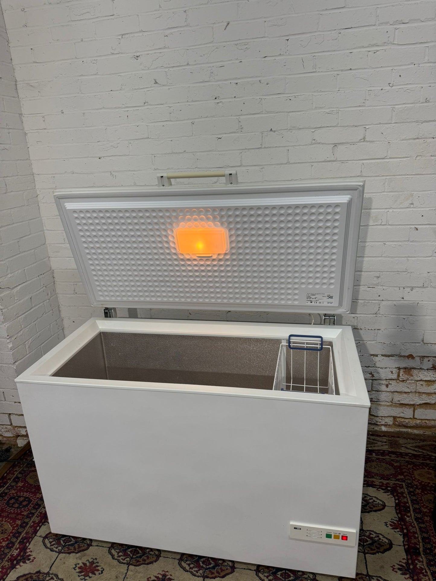 Bosch Chest Freezer with Frost-Free Technology Excellent Condition