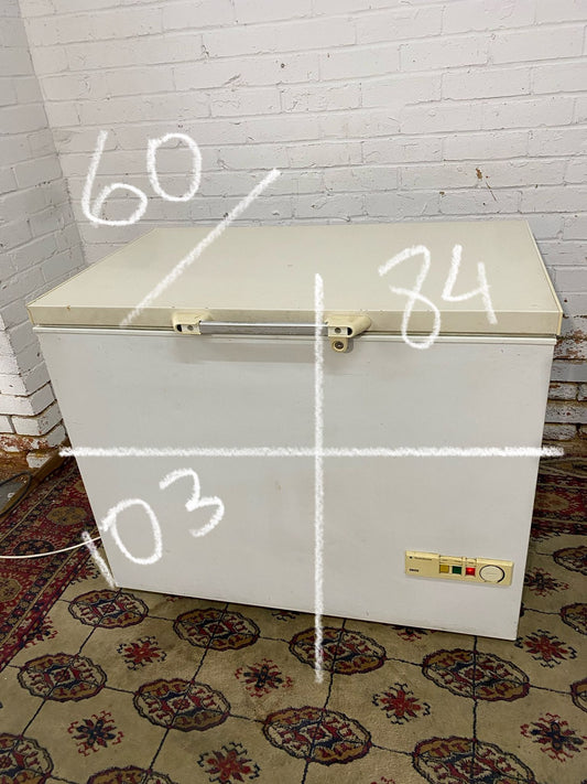 🚐🚐282L Chest Freezer Frost Free For Sale