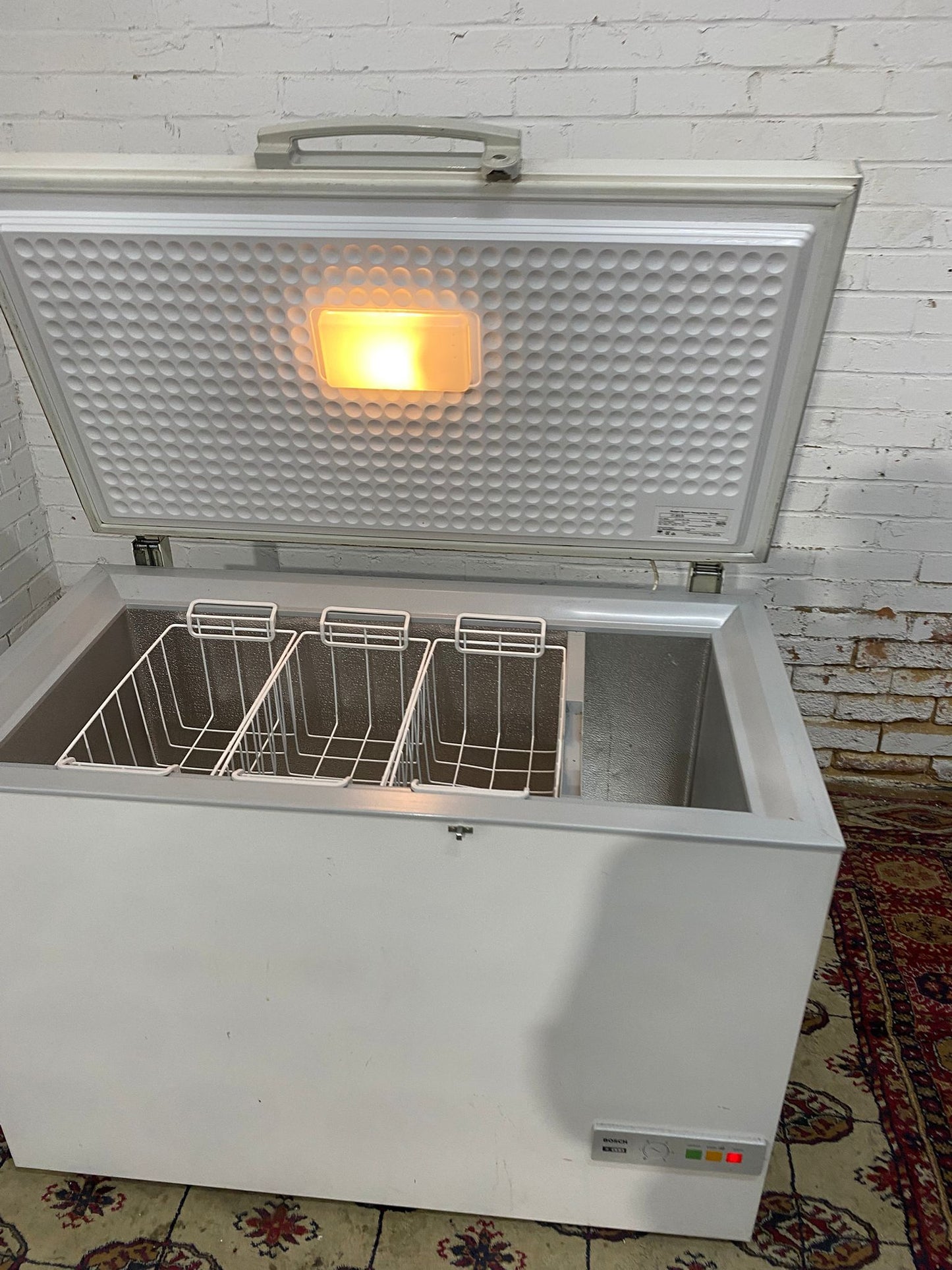 Bosch Chest Freezer – Frost Free Technology Free Delivery London