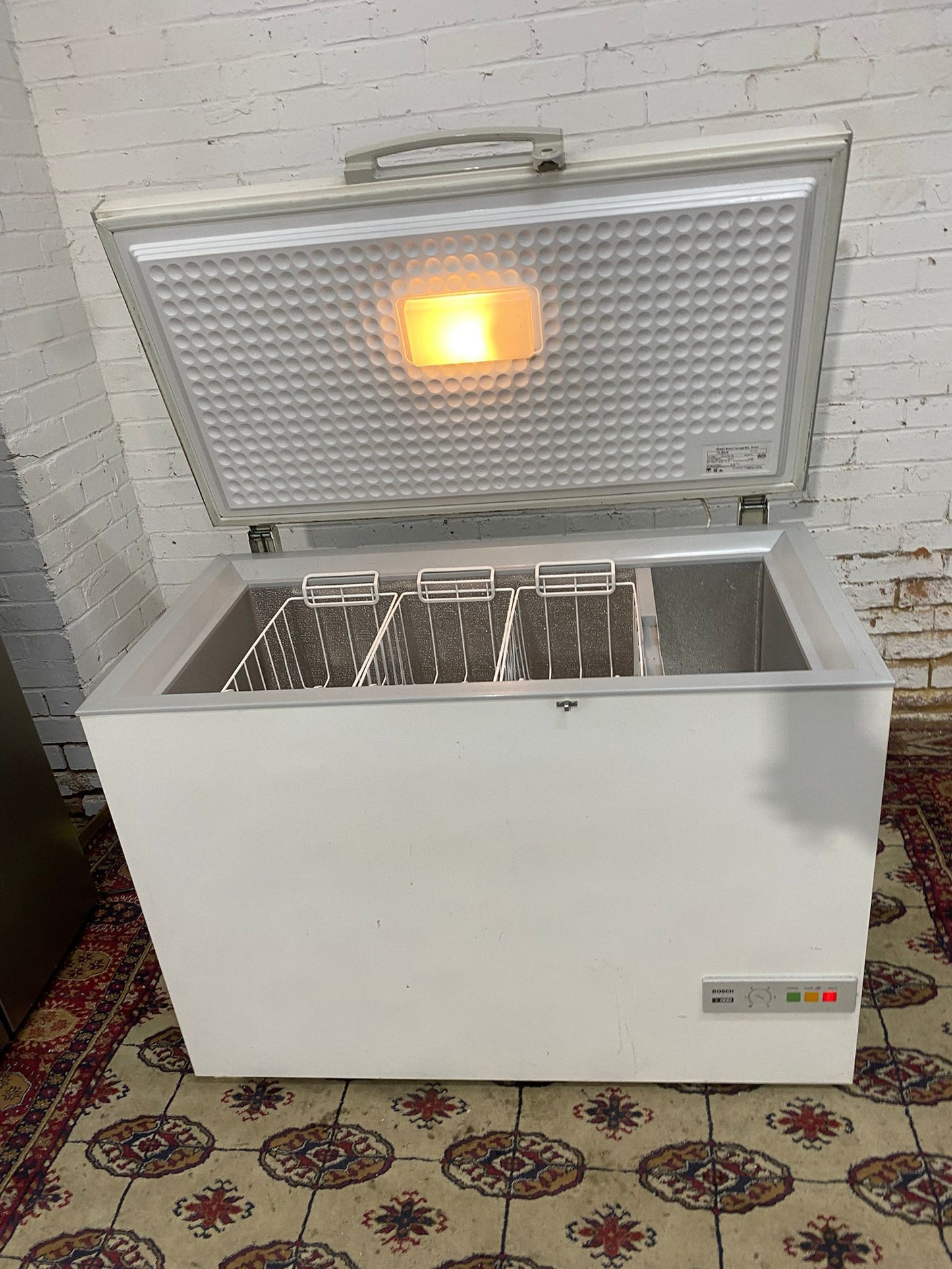 Bosch Chest Freezer – Frost Free Technology Free Delivery London