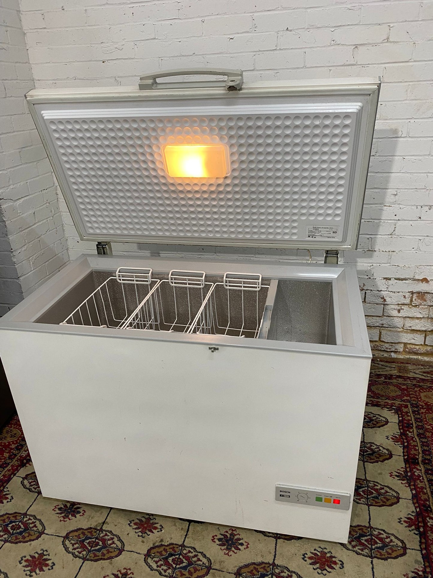 Bosch Chest Freezer – Frost Free Technology Free Delivery London