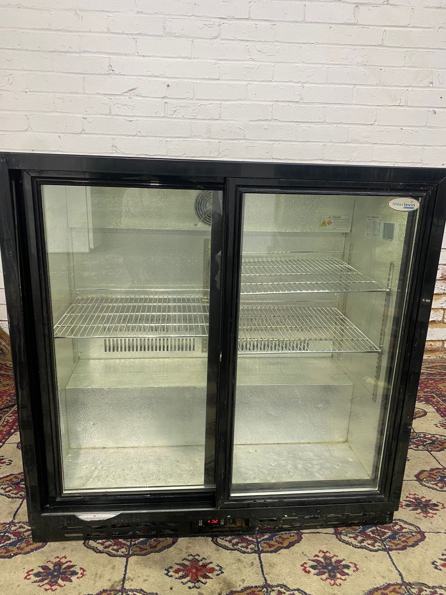 Beautiful Commercial Glass Display Drinks Fridge For Sale