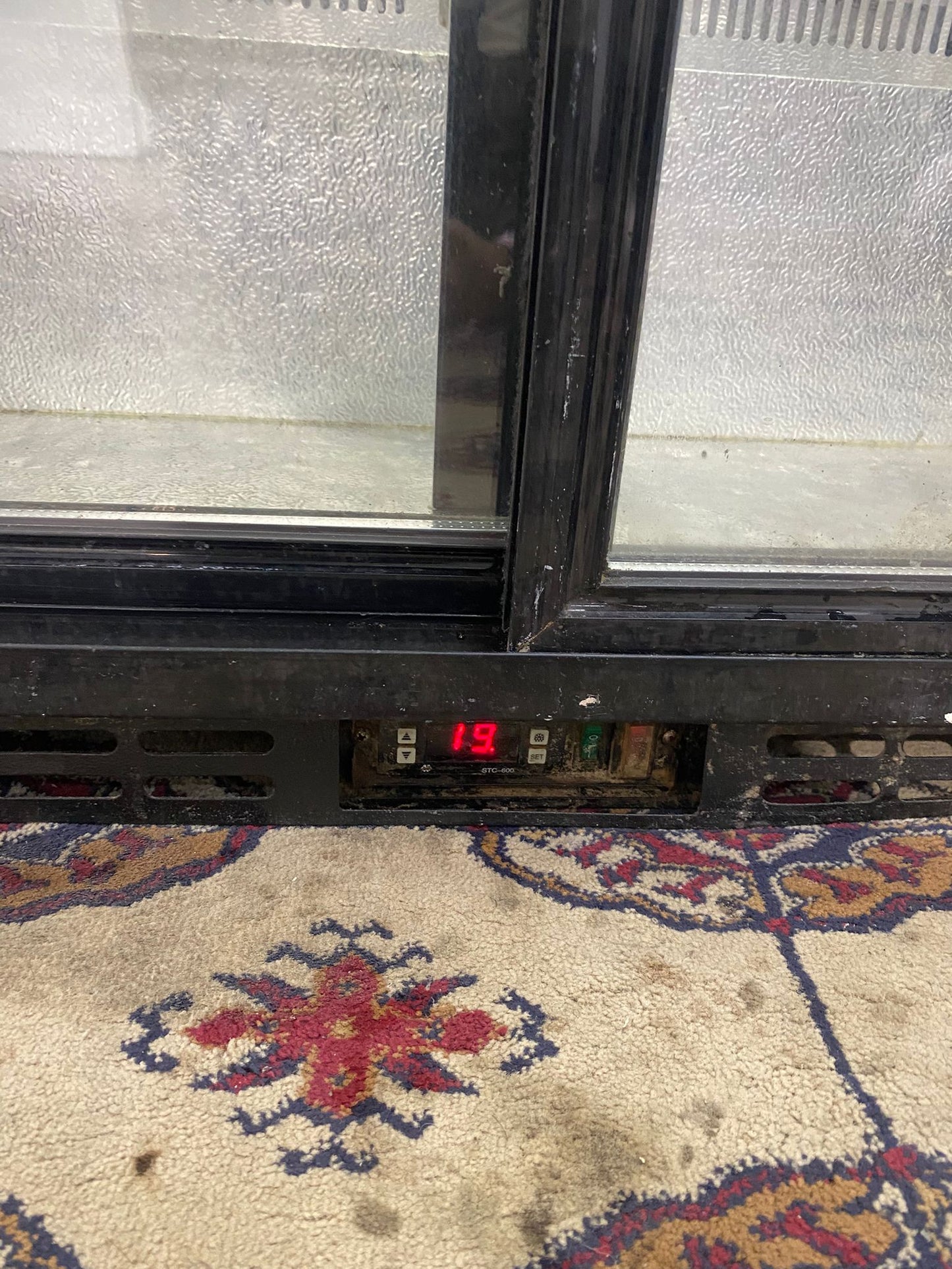 Beautiful Commercial Glass Display Drinks Fridge For Sale