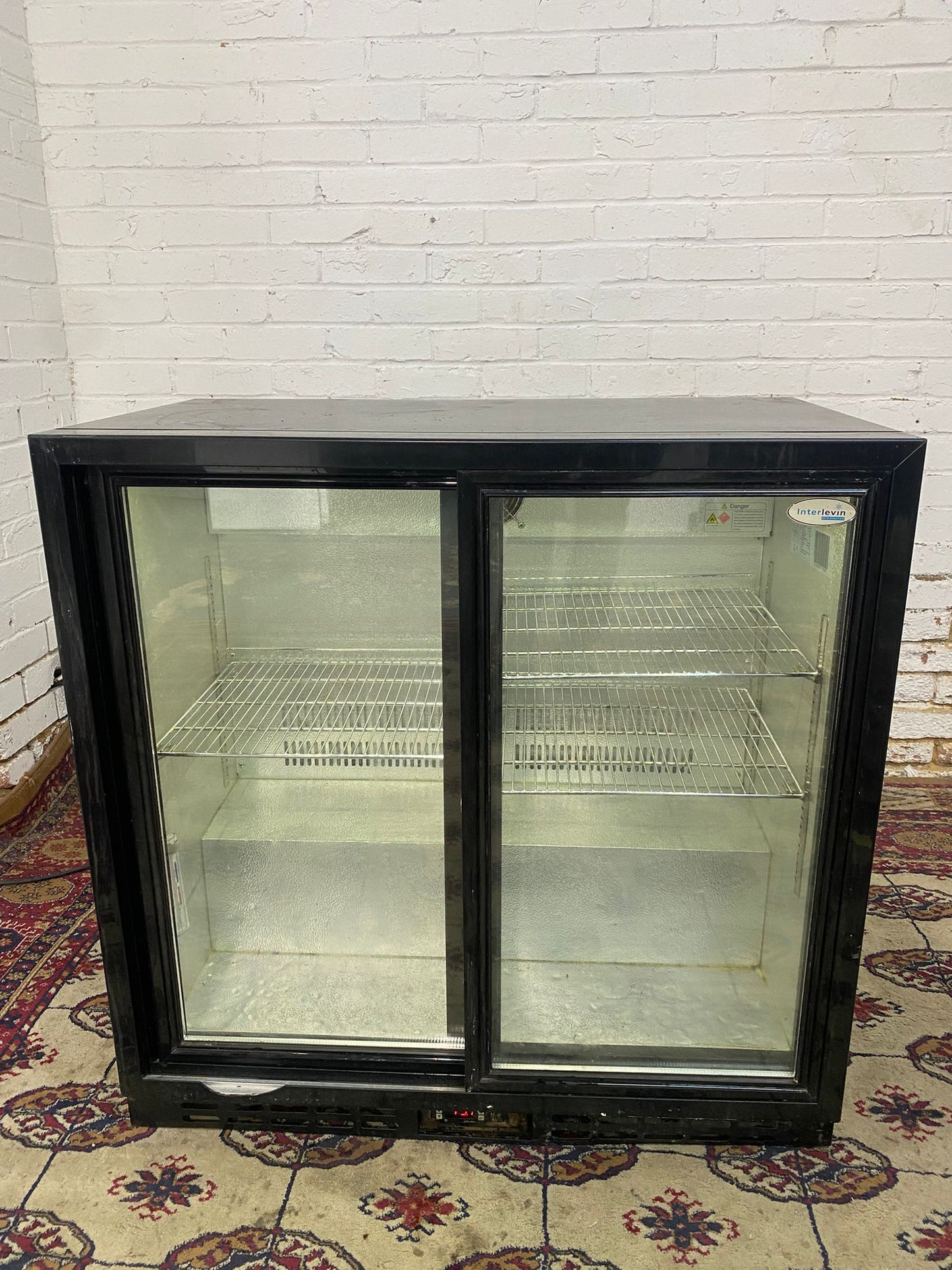 Beautiful Commercial Glass Display Drinks Fridge For Sale