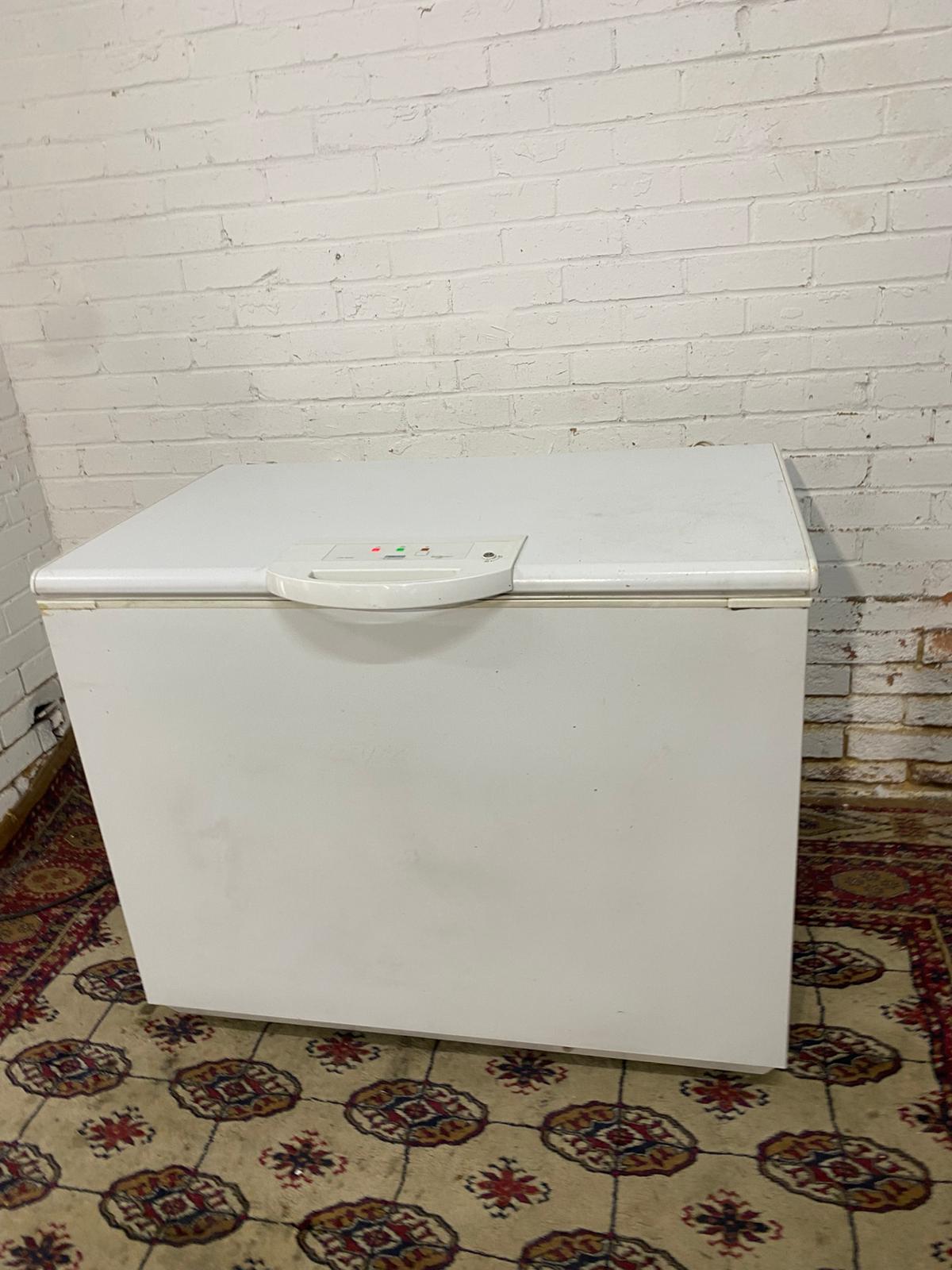 Beautiful Commercial Zanussi Chest Freezer Frost Free Technology For Sale
