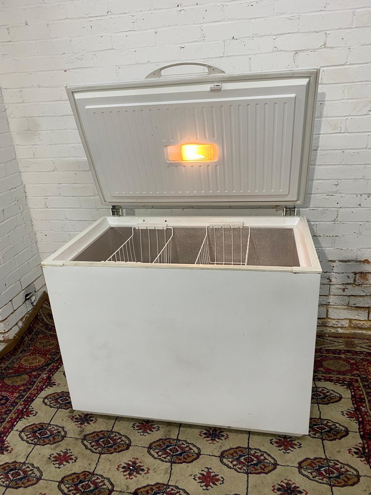 Beautiful Commercial Zanussi Chest Freezer Frost Free Technology For Sale