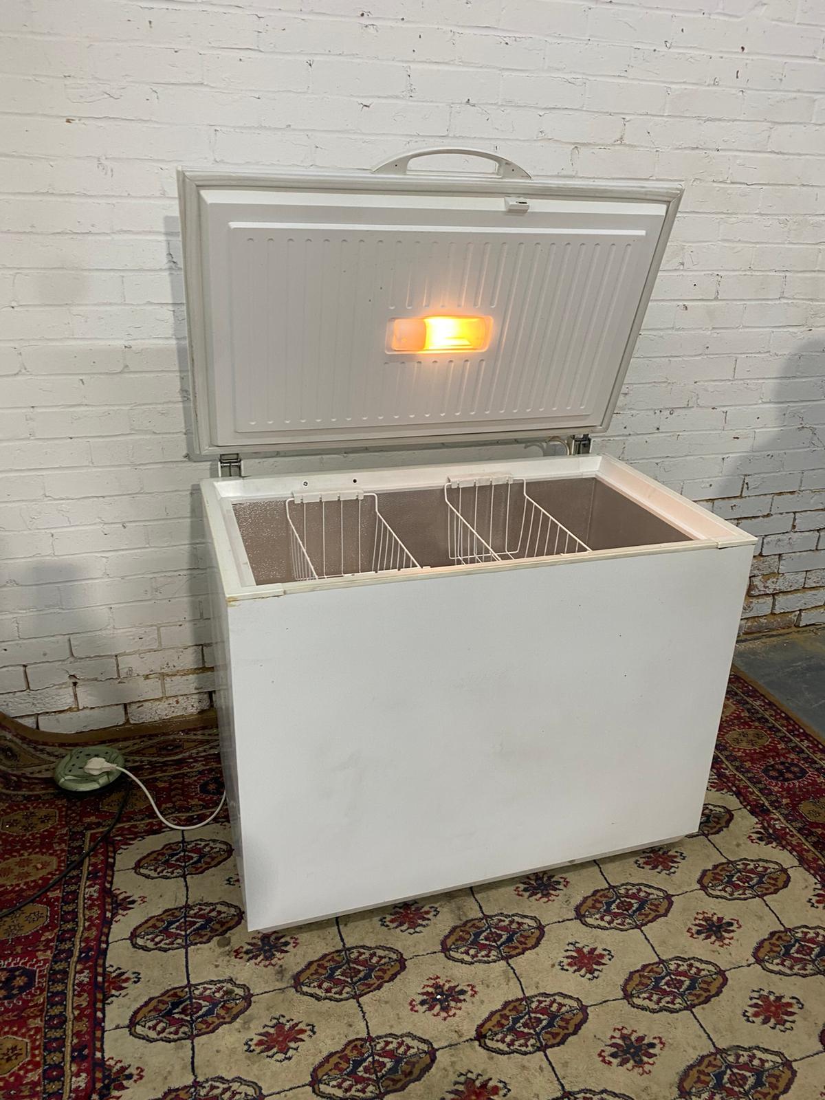 Beautiful Commercial Zanussi Chest Freezer Frost Free Technology For Sale