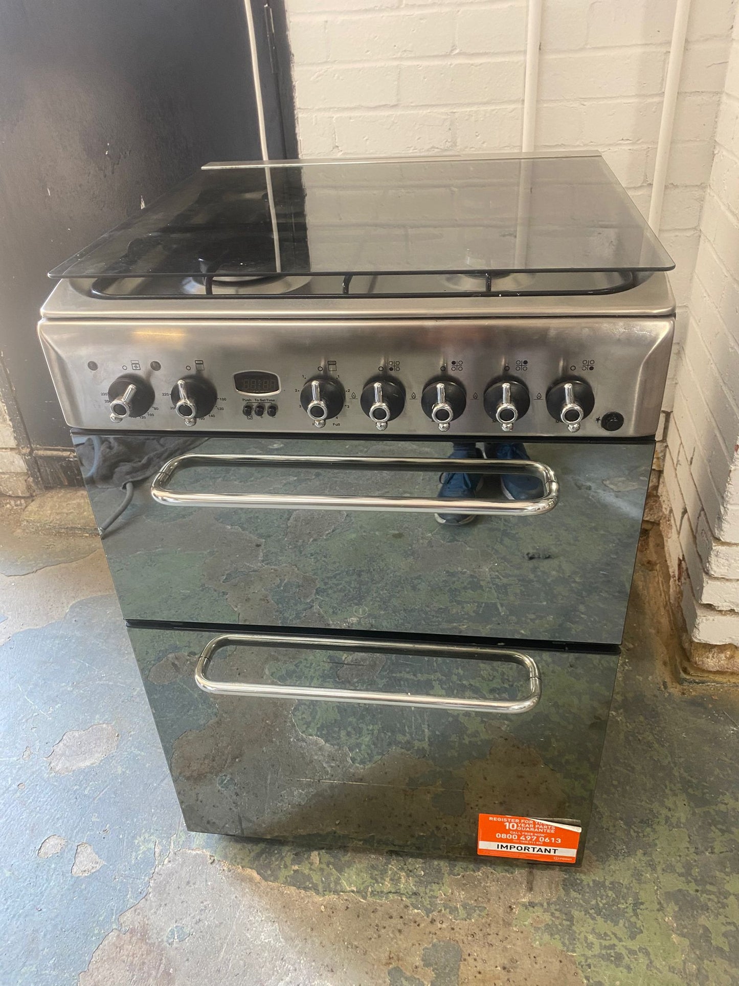 🚚Beautiful Indesit 60CM Stainless Steel Gas Cooker With Oven/Grill For Sale