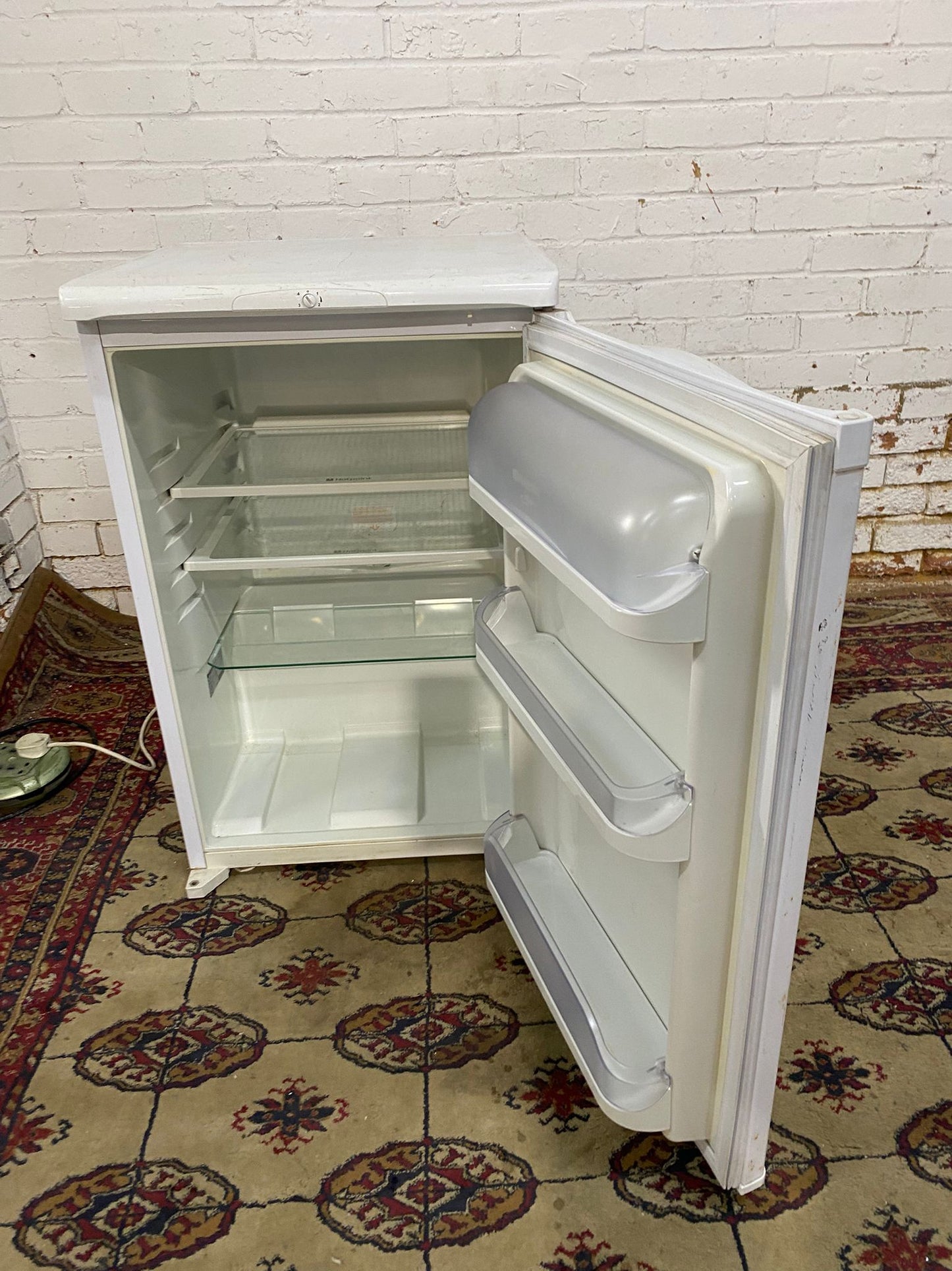 🚚HotPoint Under Counter Frodge For Sale