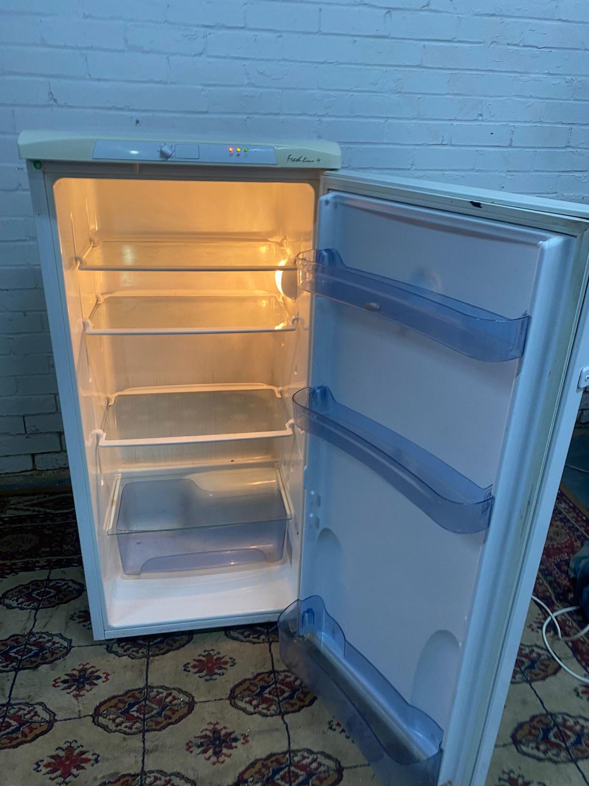 Amica Frost Free Standing Fridge Free Delivery London