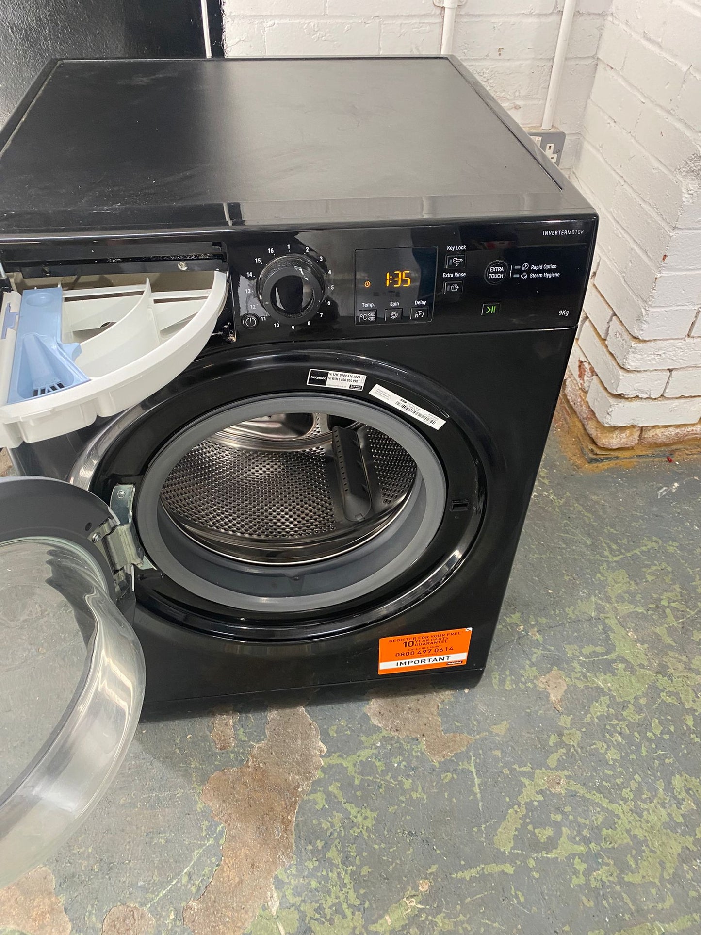 Beautiful Hotpoint Black 9KG Washing Machine