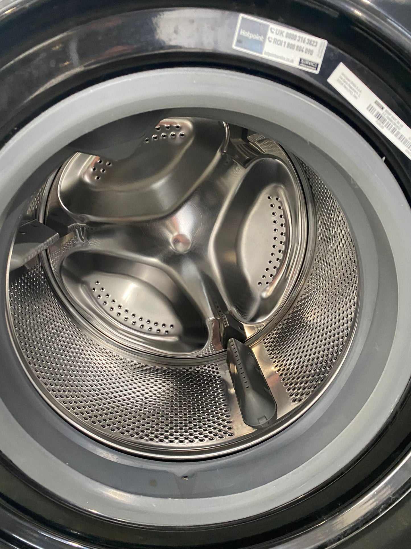 Beautiful Hotpoint Black 9KG Washing Machine