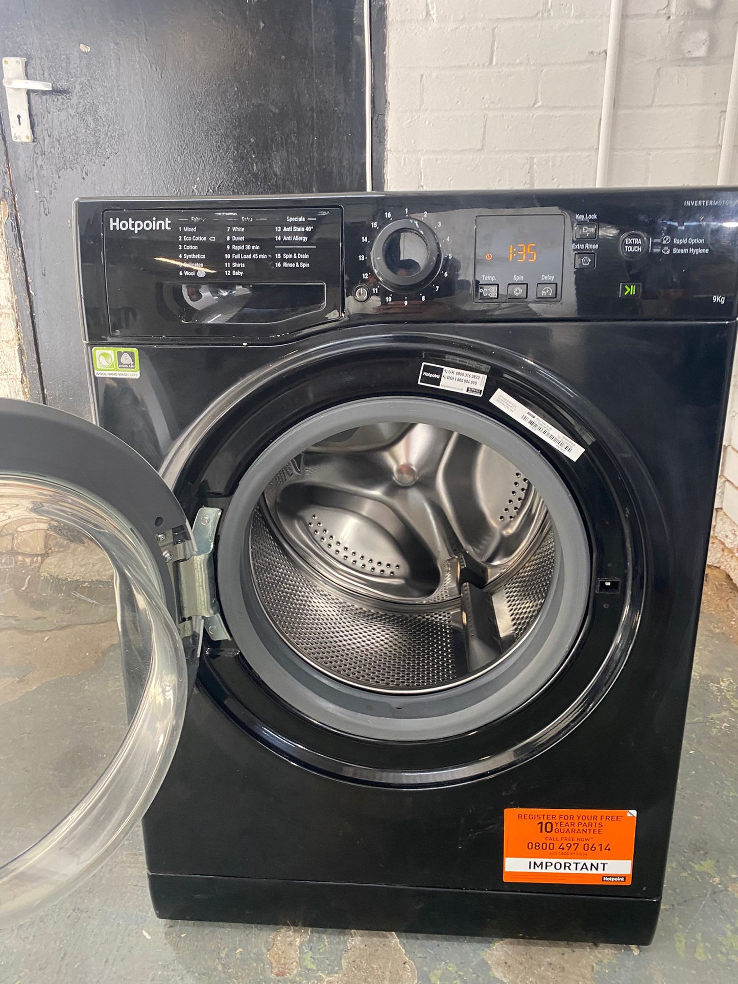 Beautiful Hotpoint Black 9KG Washing Machine