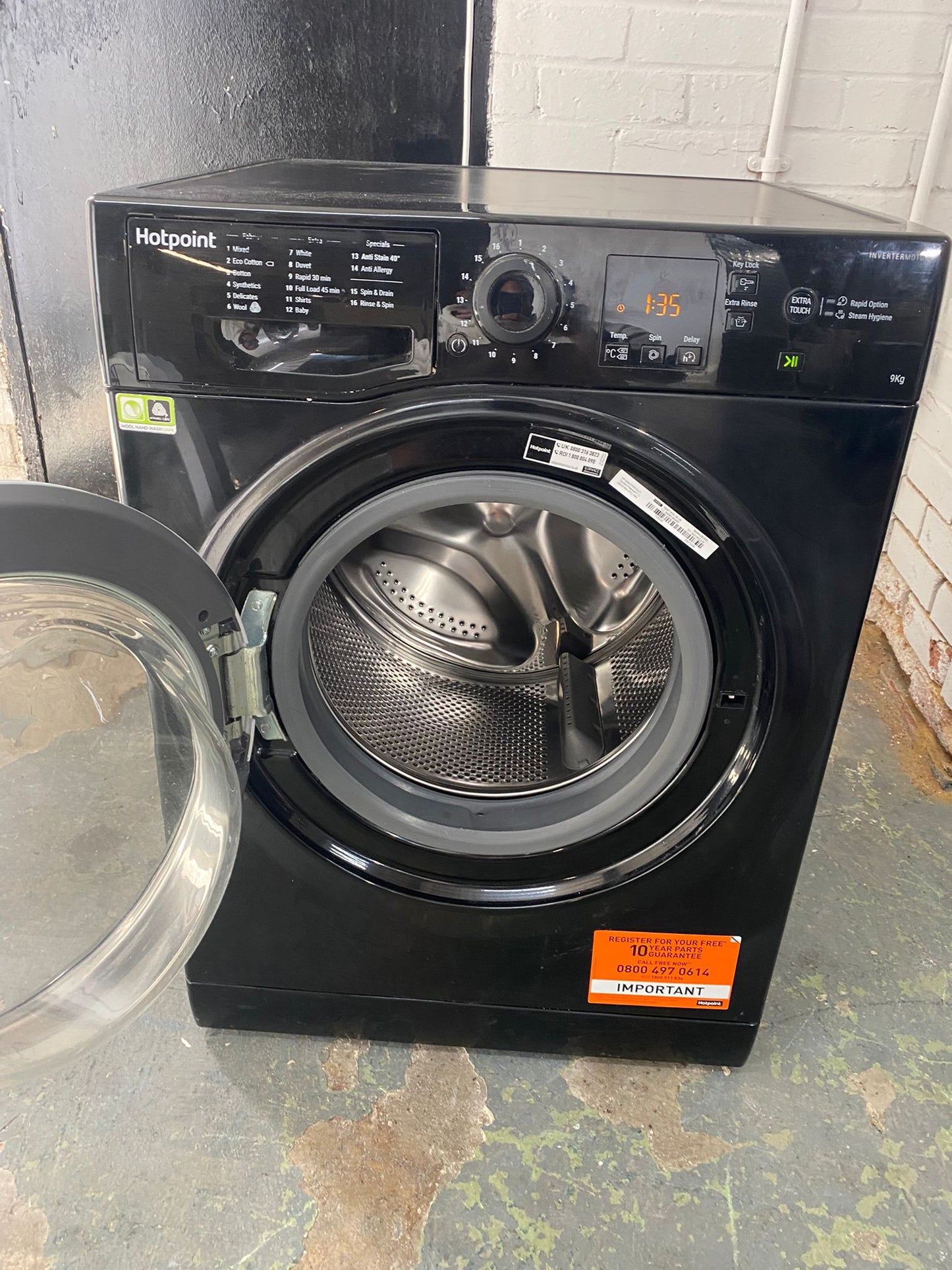 Beautiful Hotpoint Black 9KG Washing Machine