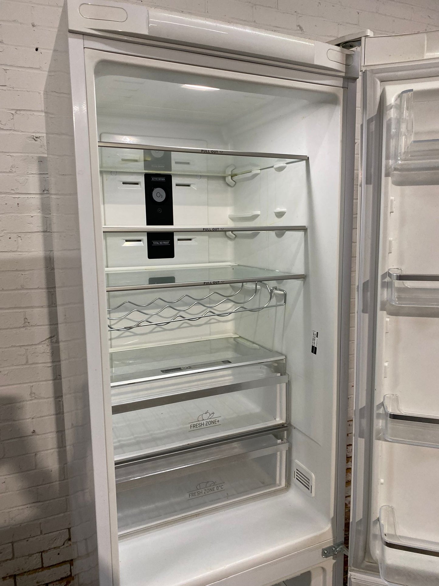 đźššTall 2M Hotpoint White Frost Free 50/50 Fridge Freezer For Sale