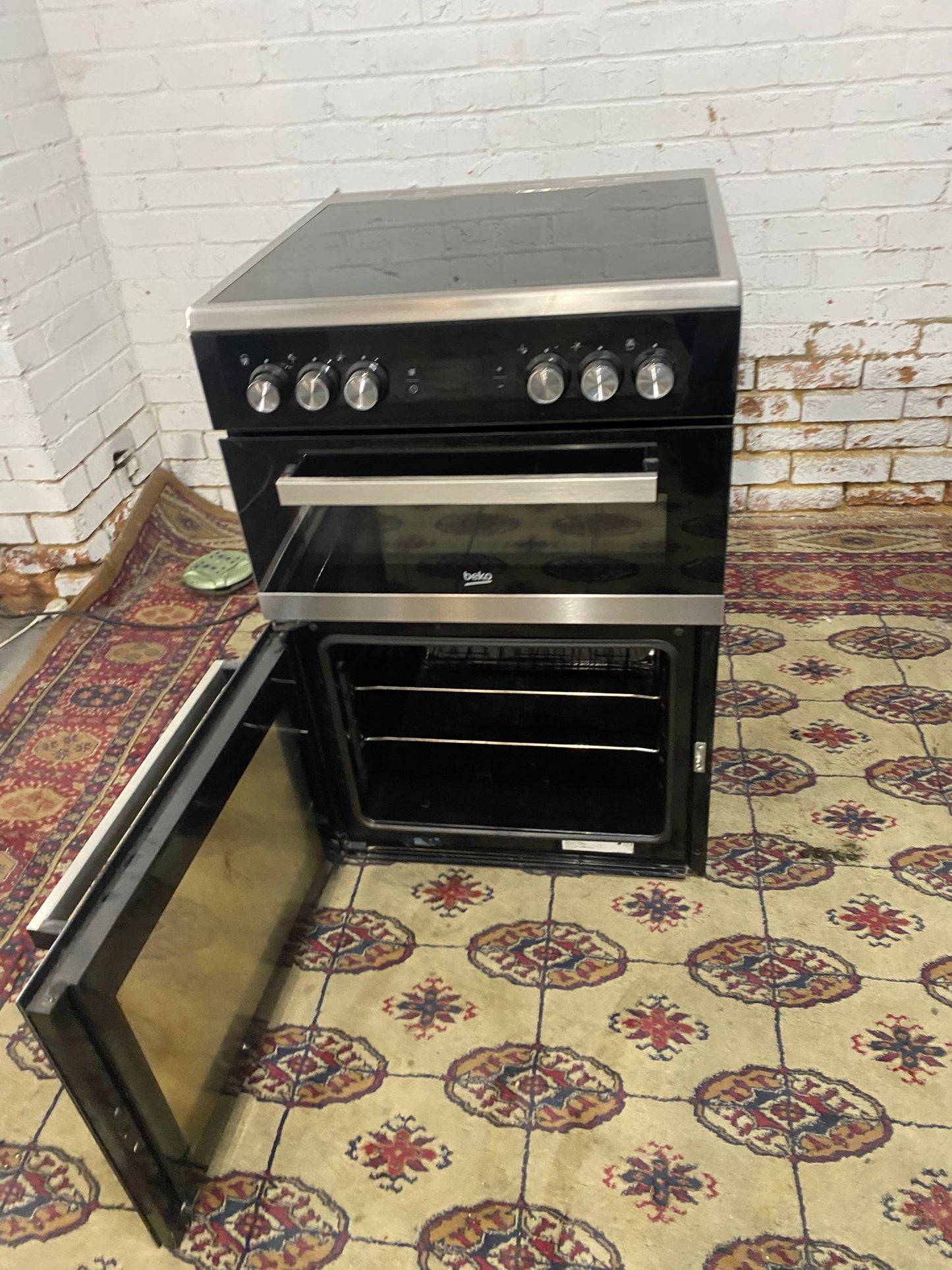 🚚Beautiful Beko Black 60CM Electric Ceramic Cooker With Oven/Grill For Sale