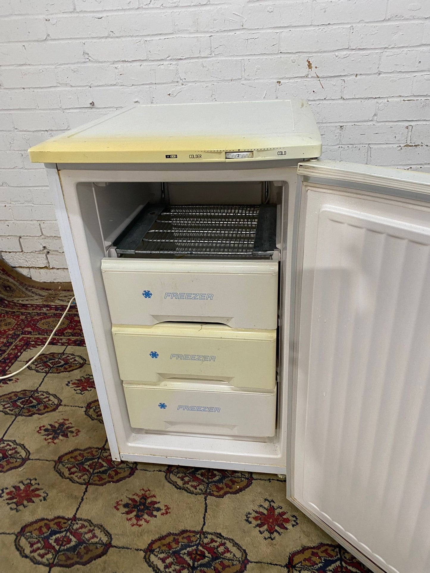 🚚Beautiful Iceline UnderCounter Freezer For Sale