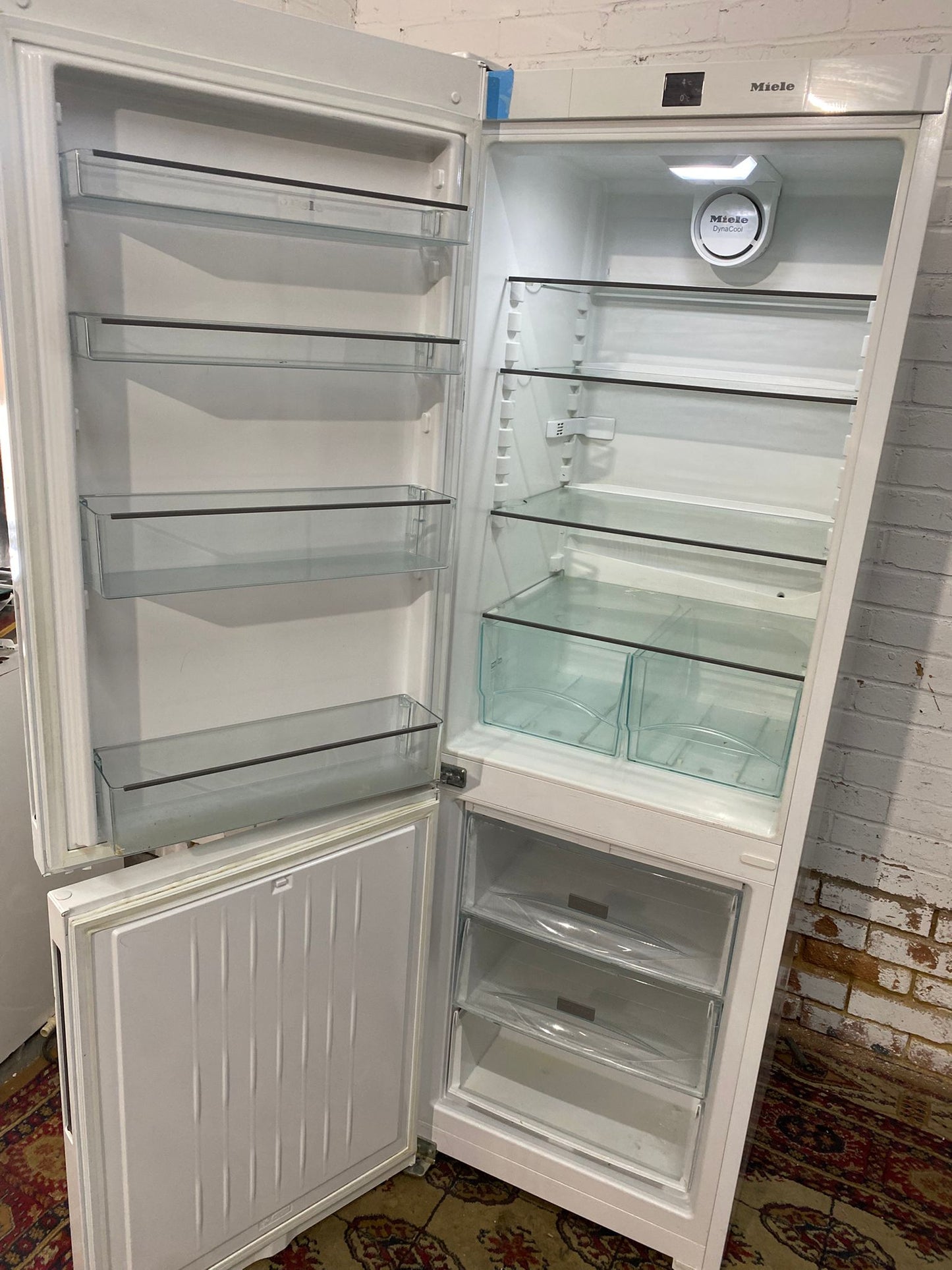 🚐🚐Beautiful TopBrand Miele Fridge Freezer For Sale