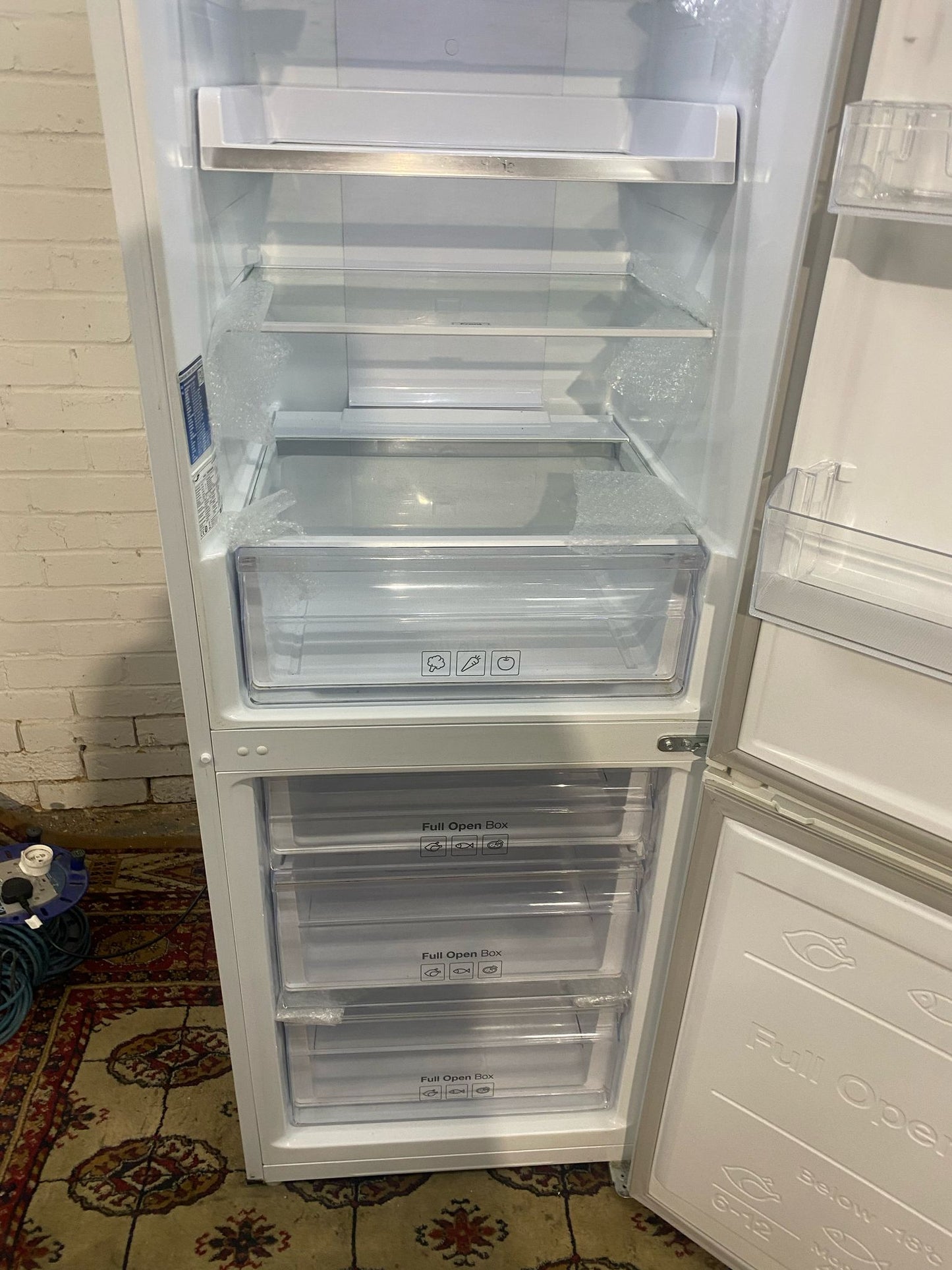 FREE DELIVERY Beautiful Tall White Digital Inverter Samsung Latest Model Fridge Freezer For Sale