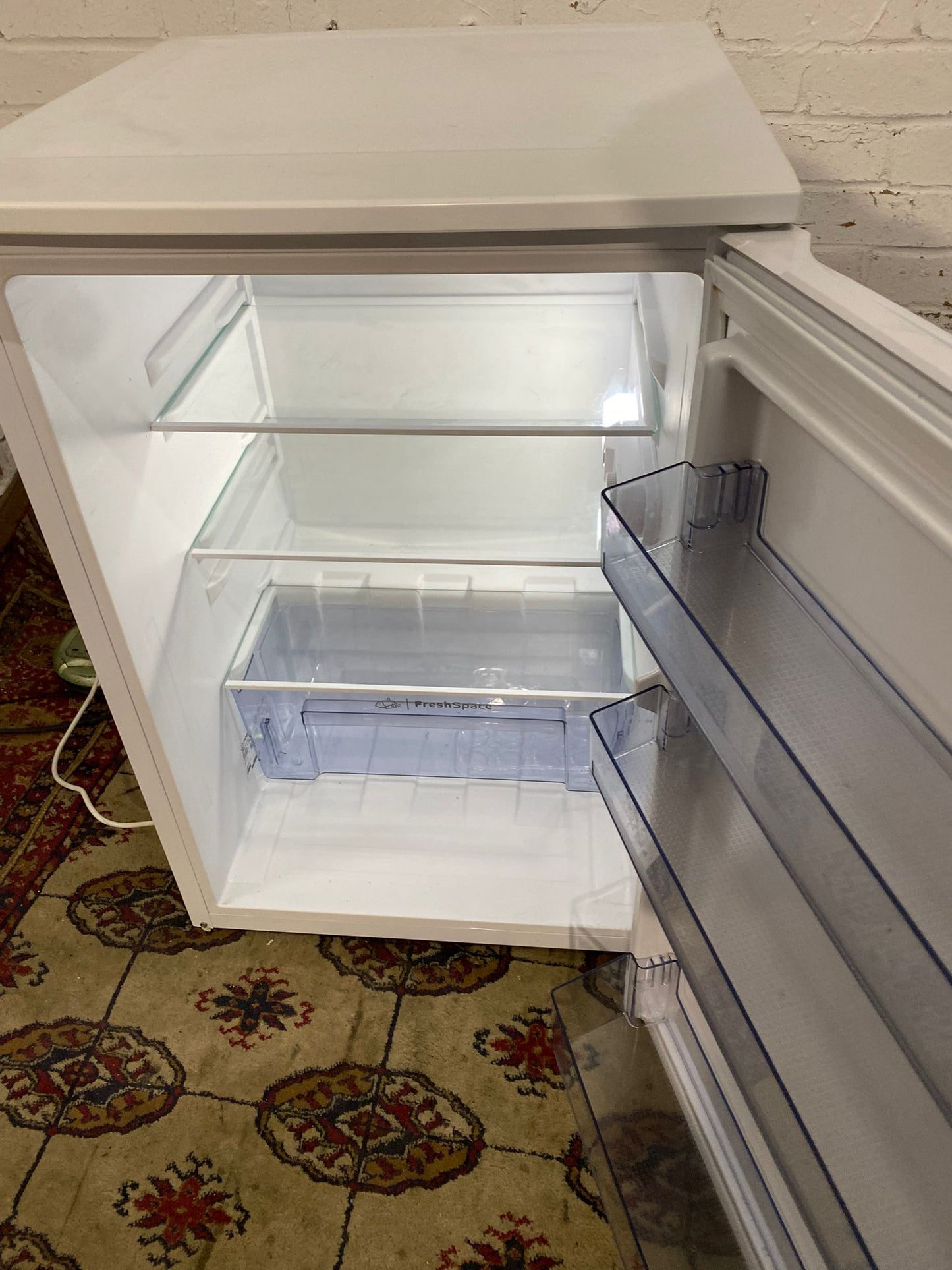 🚐Indesit Under Counter Fridge Only For Sale