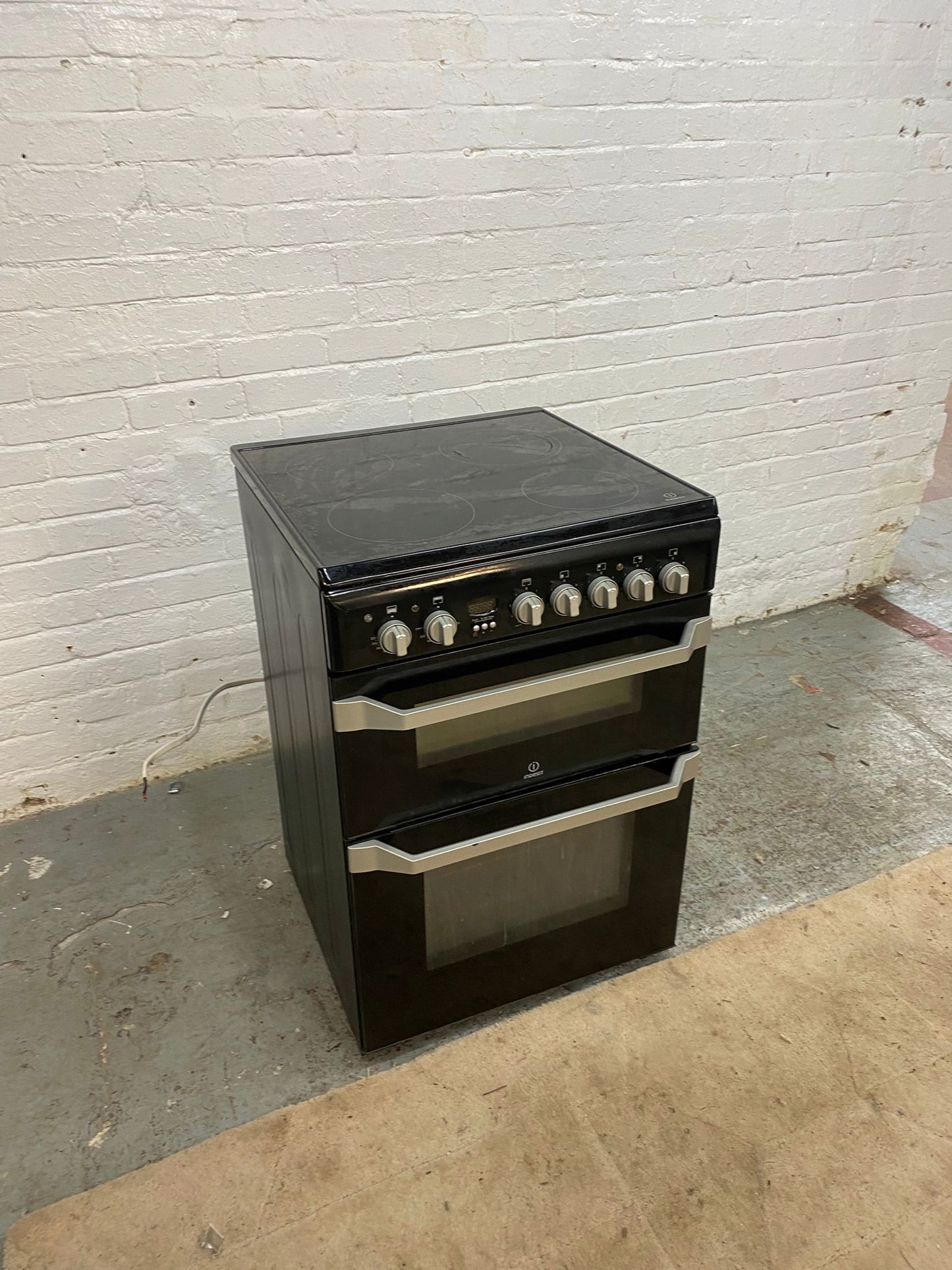 Beautiful Indesit Black 60CM Ceramic Electric Cooker With Oven/Grill For Sale