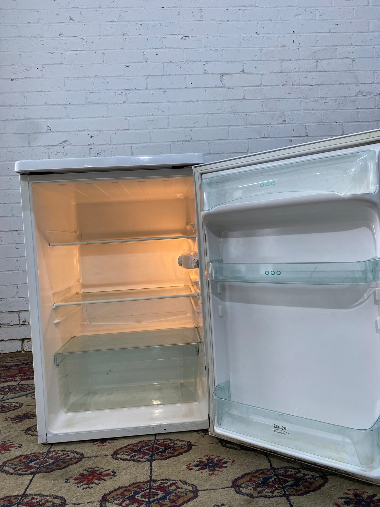 ✅🚐Zanussi UnderCounter Fridge Fridge For Sale
