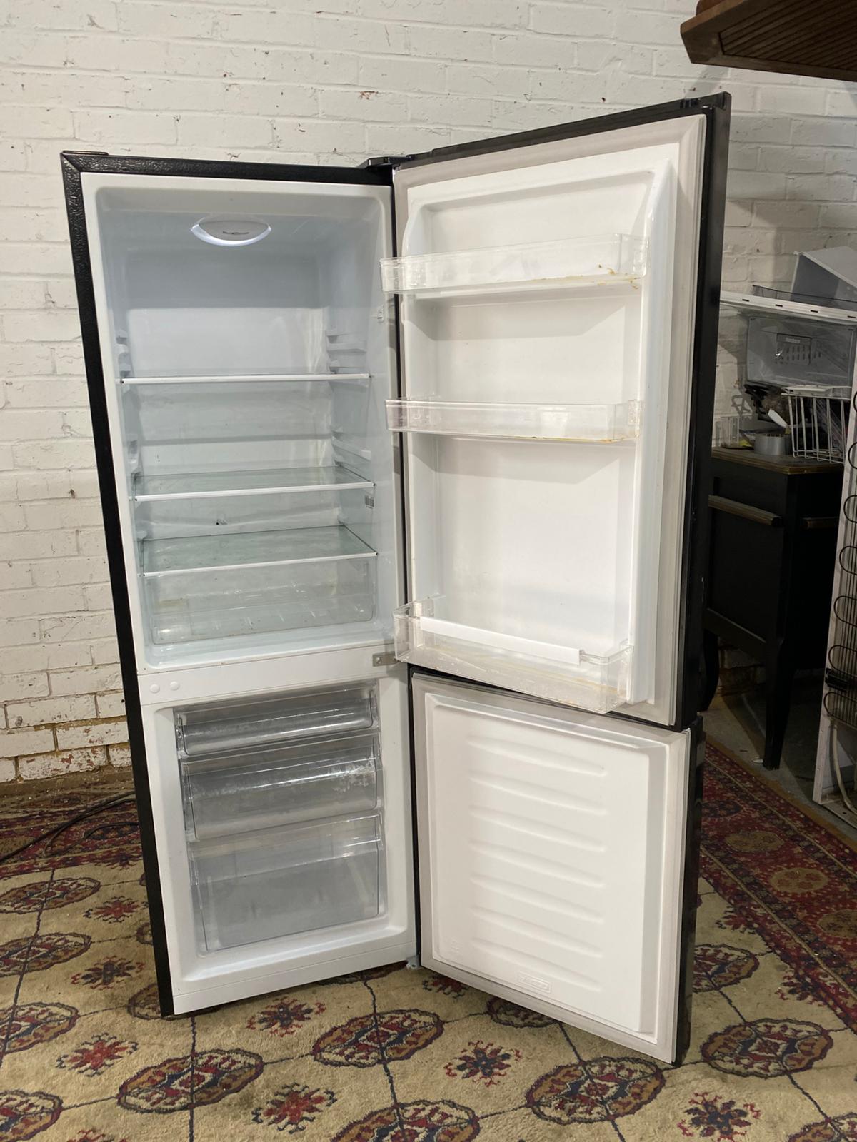 ✅🚐Beautiful Medium Black Fridge Fridge For Sale