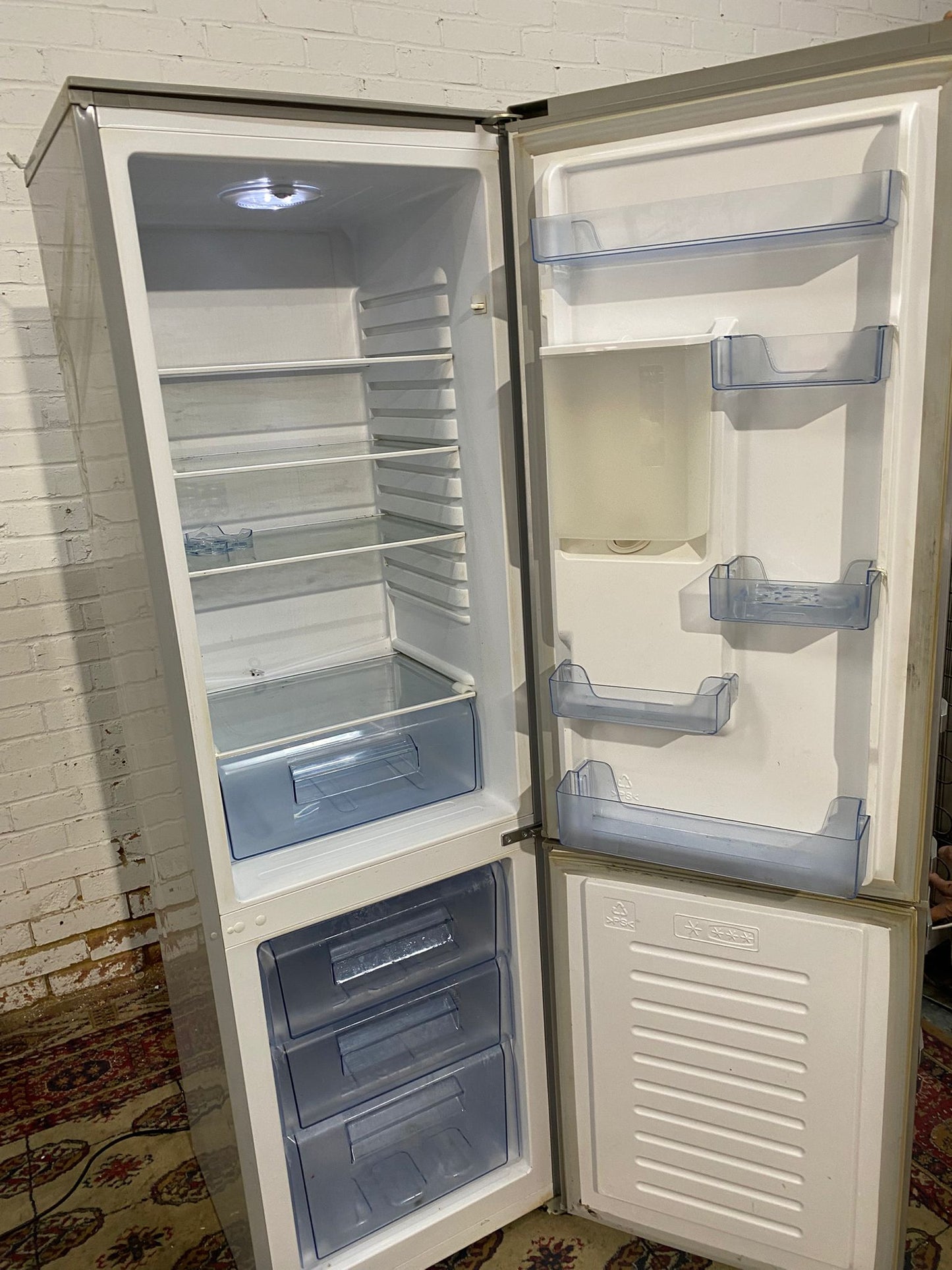 ✅🚐Beautiful Tall Grey Fridge Freezer With Water Dispenser For Sale