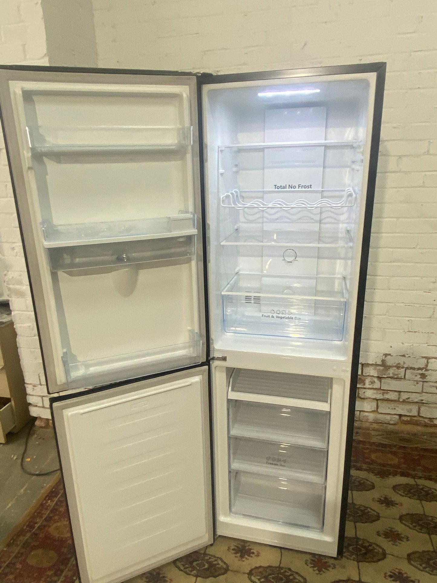 ✅🚐Beautiful Black 50/50 Fridge Freezer With Water Dispenser For Sale