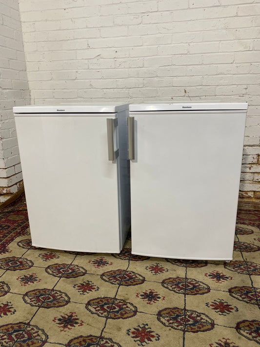 Beautiful Blomberg Under-Counter Pair Fridge & Freezer For Sale