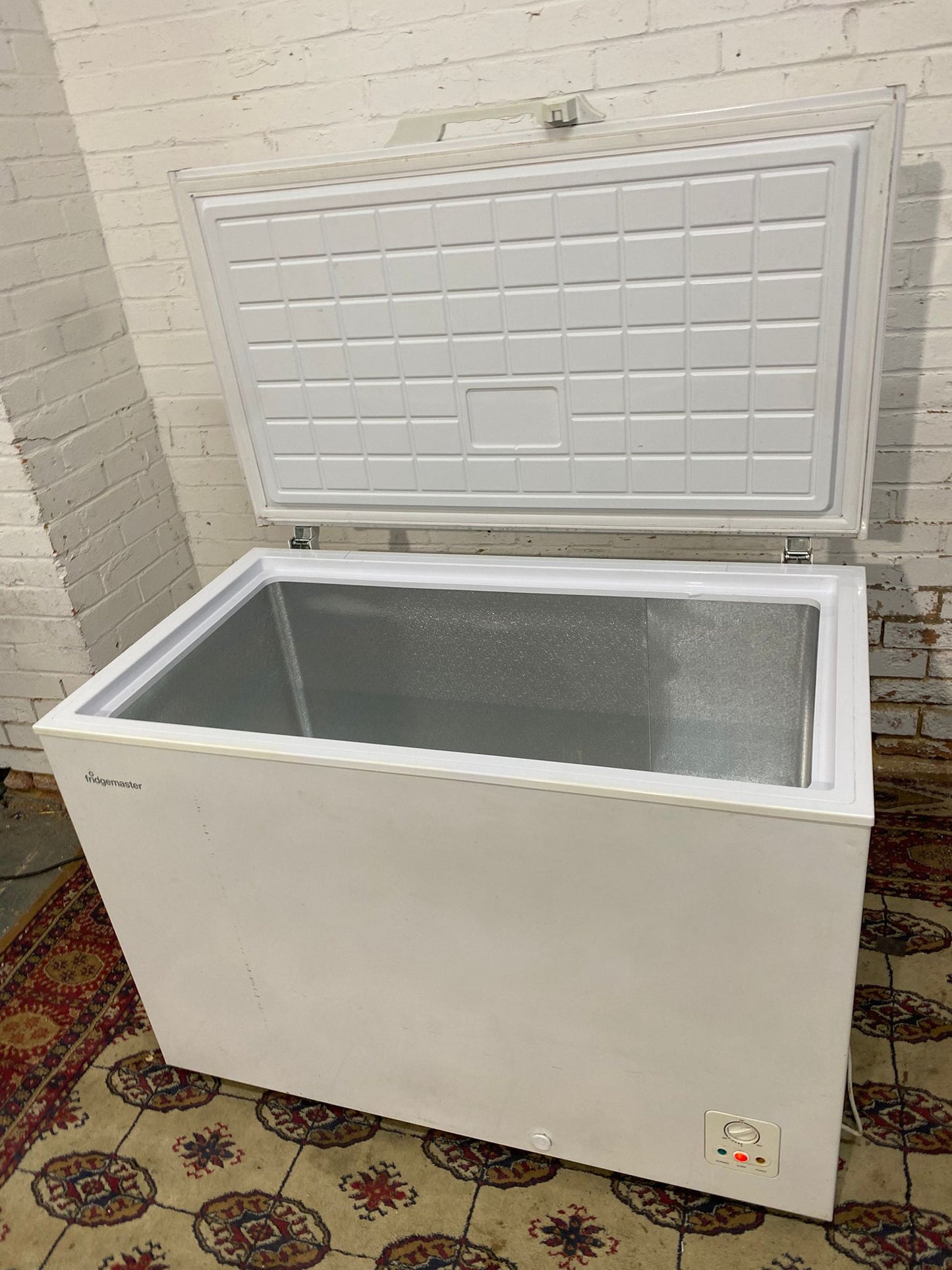 Beautiful FridgeMaster 300L Chest Freezer For Sale