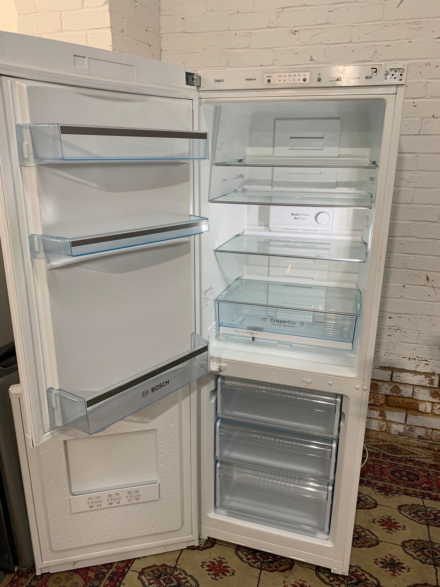 Bosch 170CM Tall Fridge Freezer For Sale Works