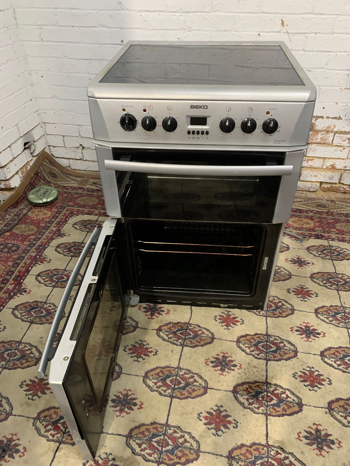 60CM Beko Grey Cooker (video available)