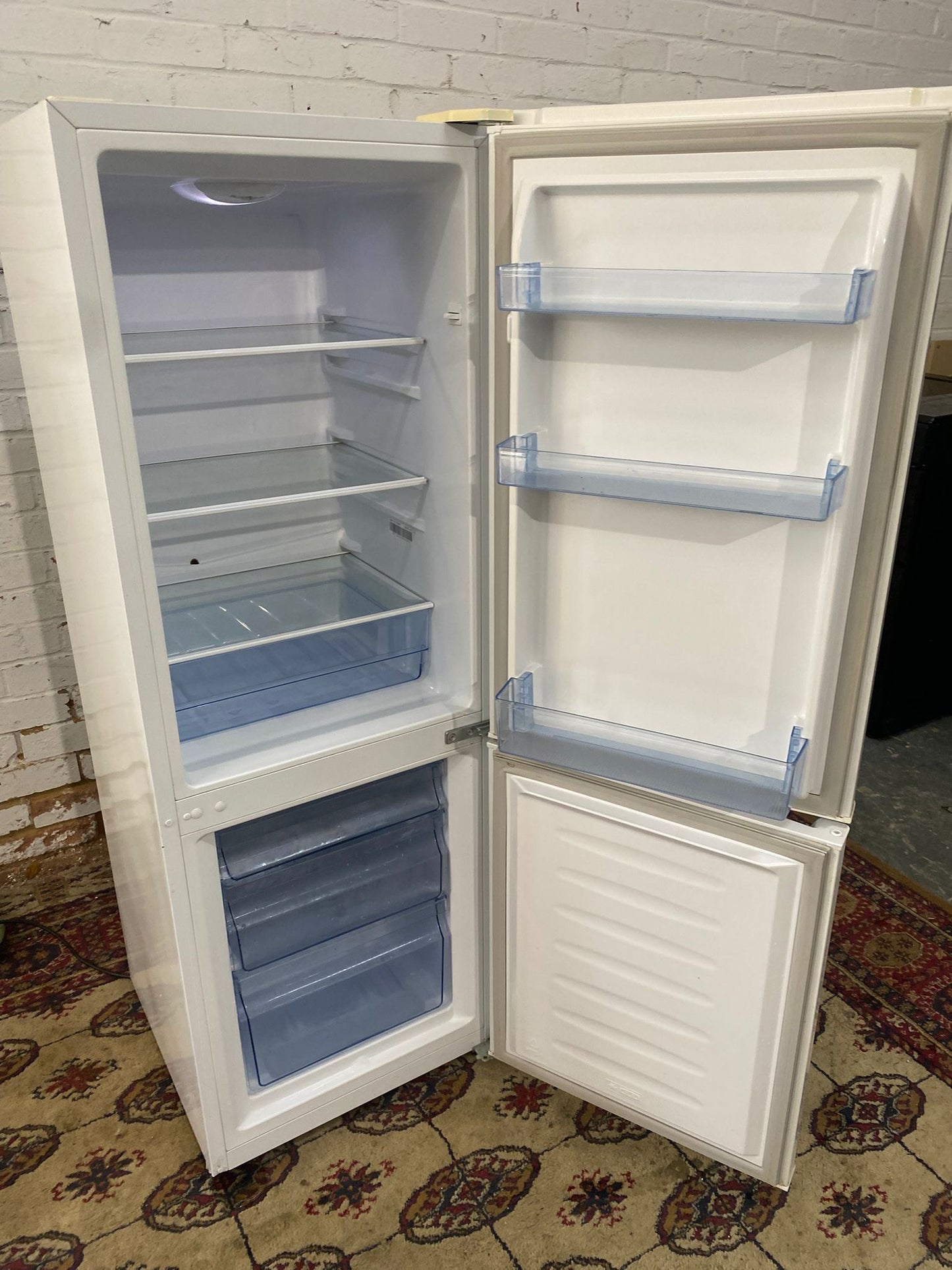 FridgeMaster Medium Fridge Freezer For Sale