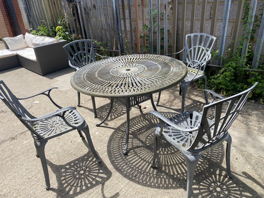 Beautiful  Garden Patio Set Round Table With 4 Chairs