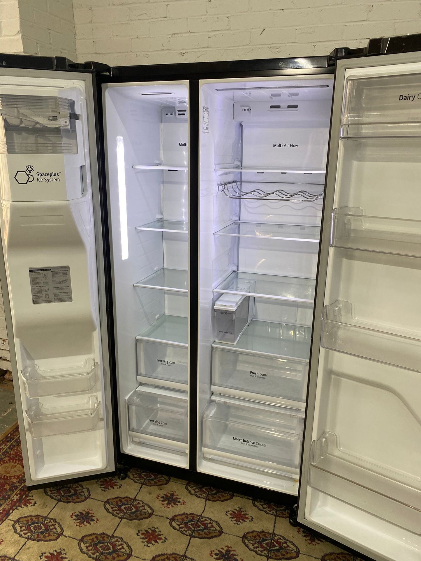 LG Mat Grey Non Plumb American Fridge Freezer For Sale